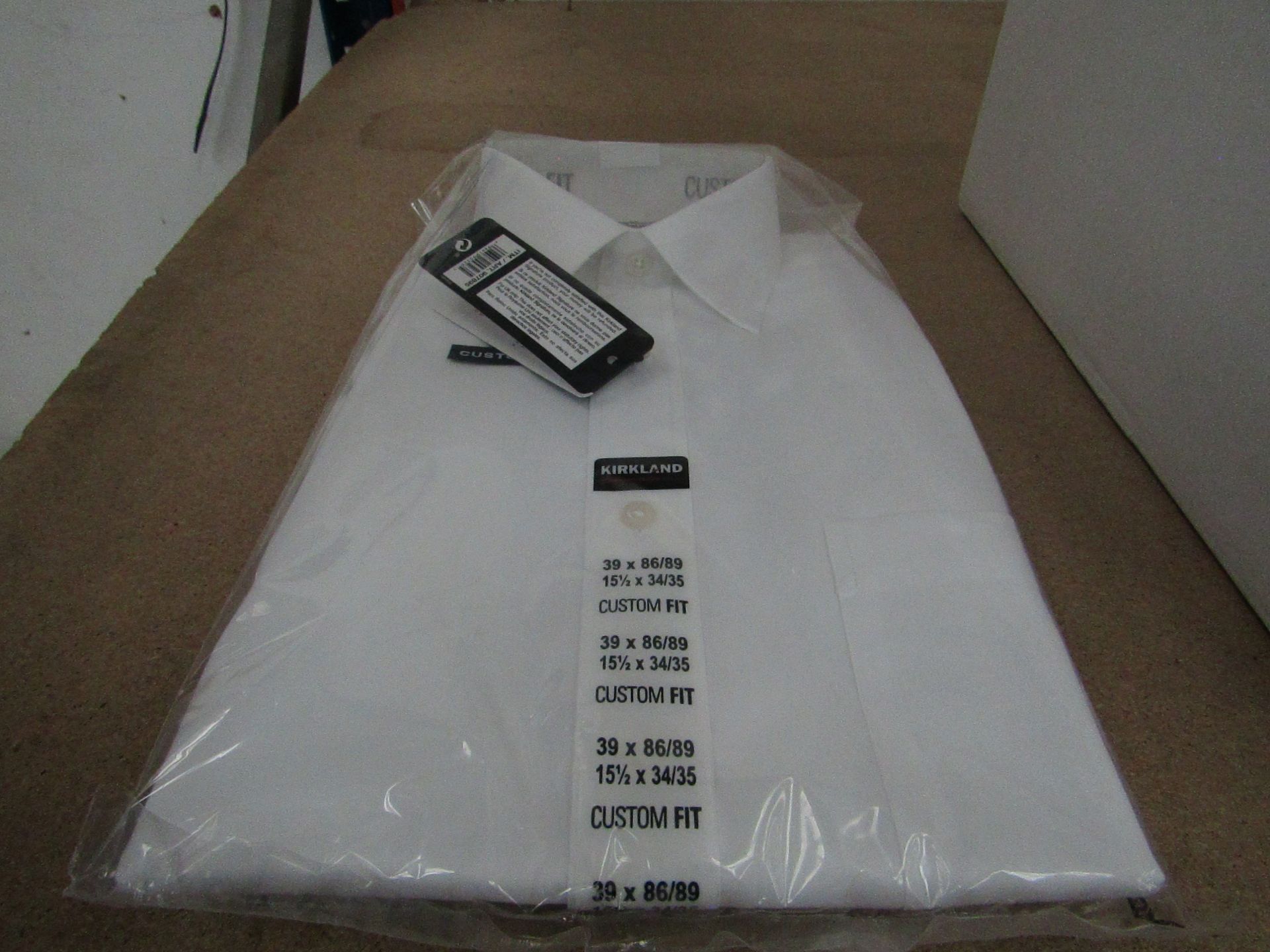Kirkland - Custom Fit White Buttoned Shirt - ( 39 x 86/89 - 15.5 x 34/35 ) - New & Packaged.