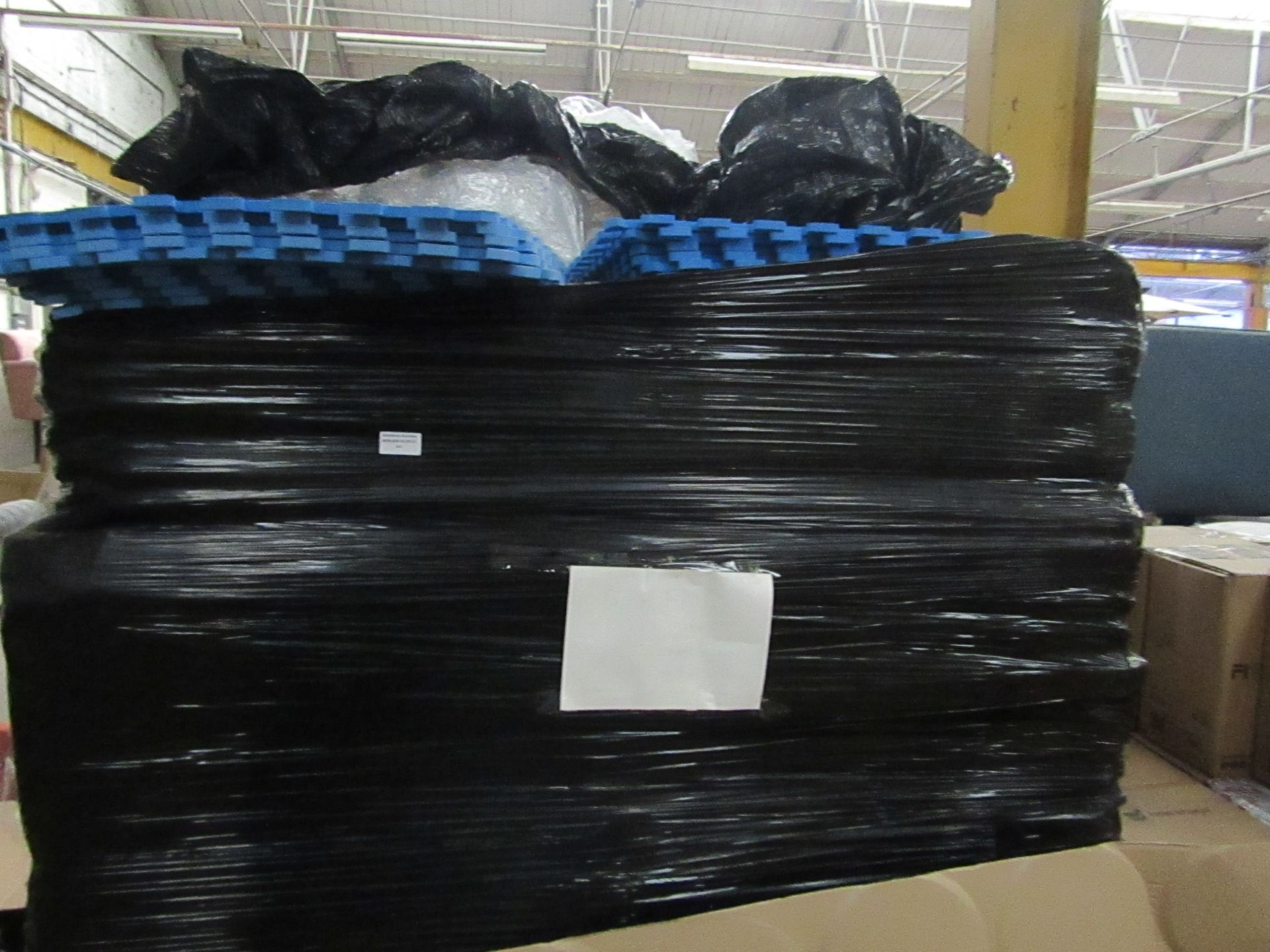 Pallet Containing Approx 350+ Foam Floor Mats - Assorted Sizes & Colours - Unchecked.