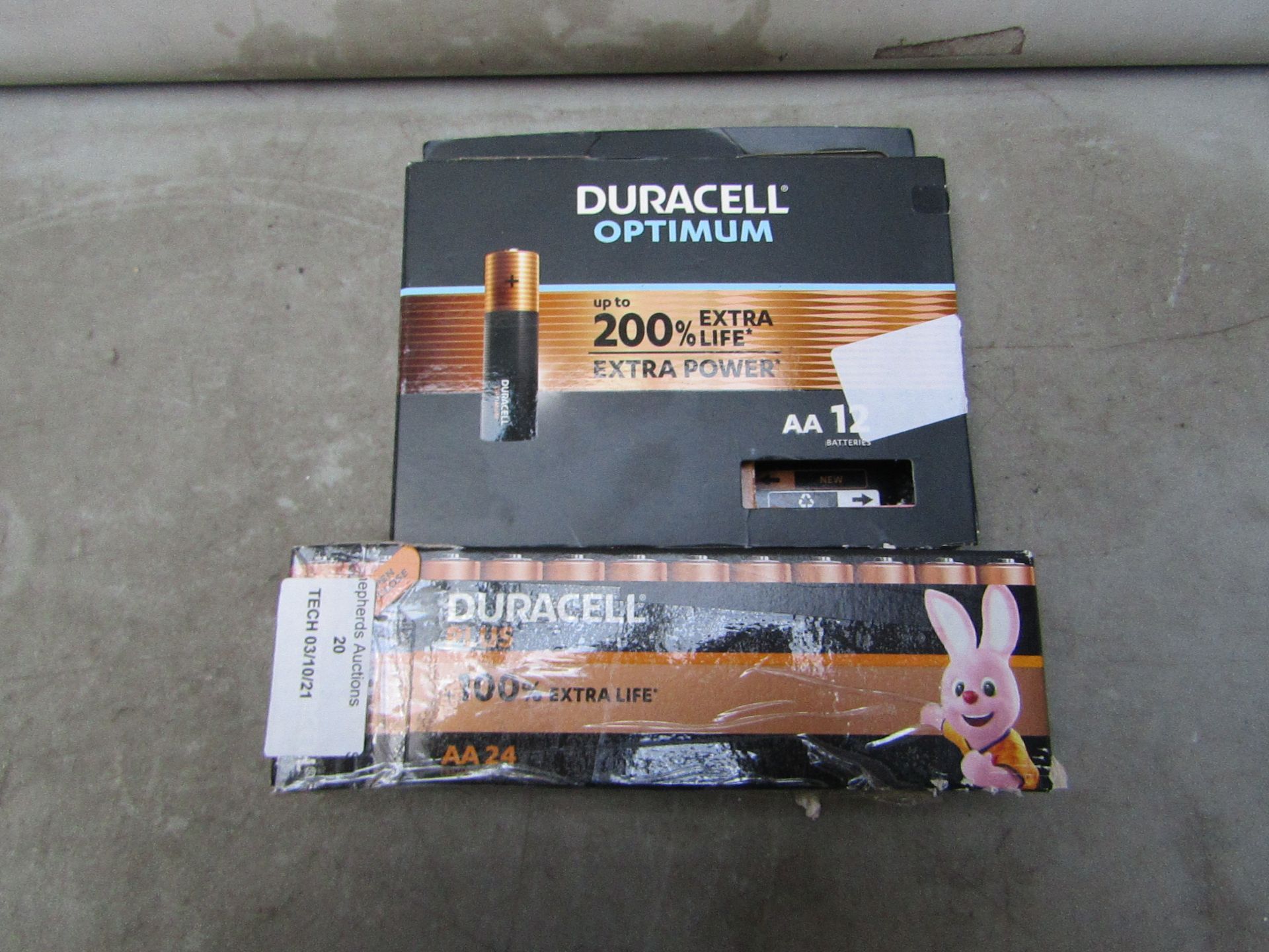 2x Packs of Duracell Batteries - 1x Pack only has 4 of 12 Batteries but the other pack is full