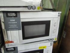 5x 700w Manual Microwave Ovens - Silver - Unchecked & Boxed - RRP £40 - Total lot RRP £200 - Load