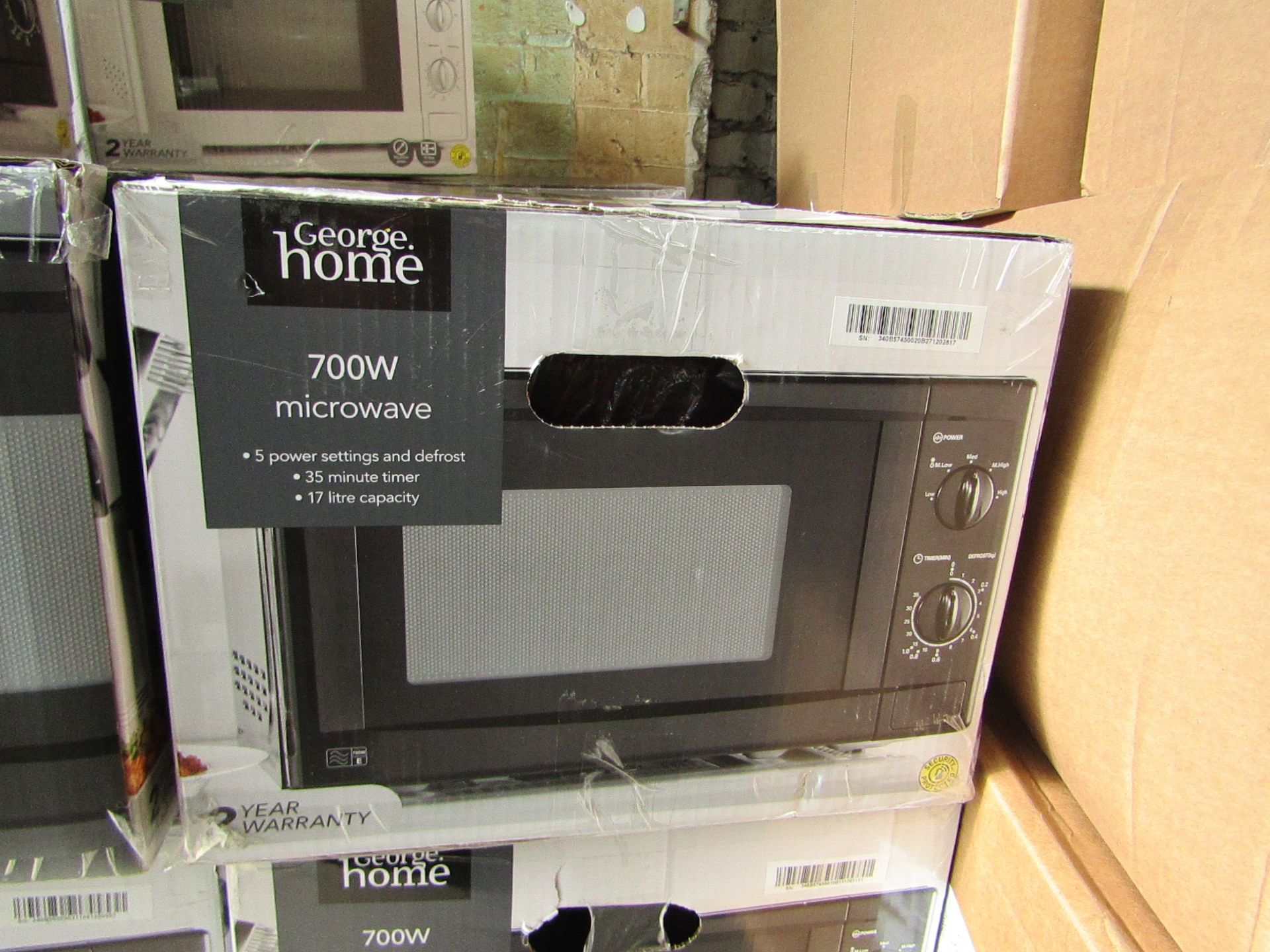 6x 700W Manual Microwave Ovens - Black - Unchecked & Boxed - RRP £40 - Total Lot RRP £240 - Load Ref