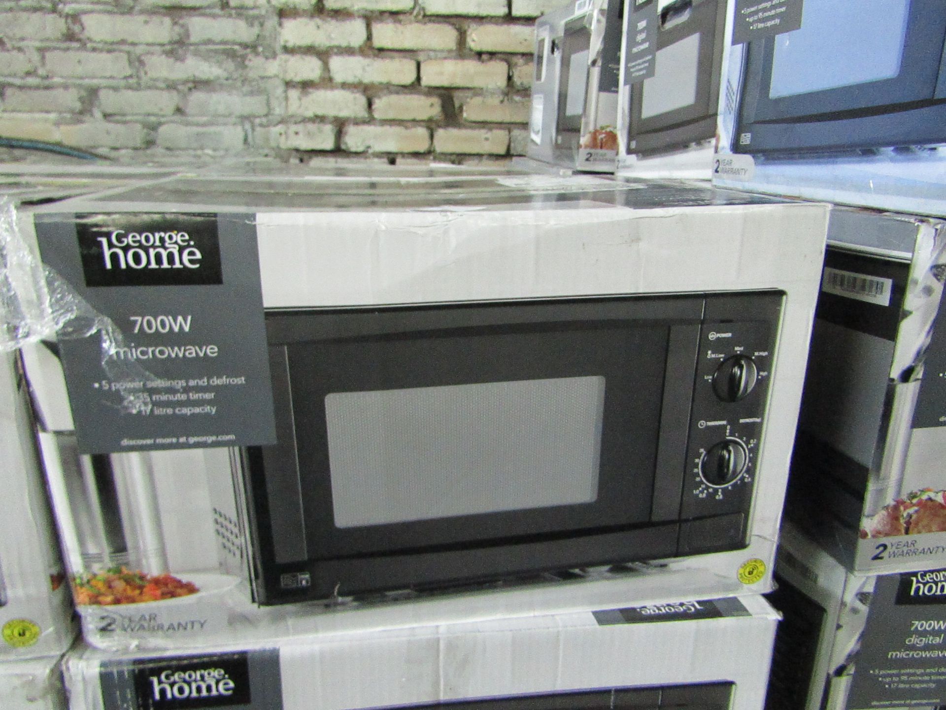 5x 700w Manual Microwave Ovens - Black - Unchecked & Boxed - RRP £40 - Total lot RRP £200 - Load Ref