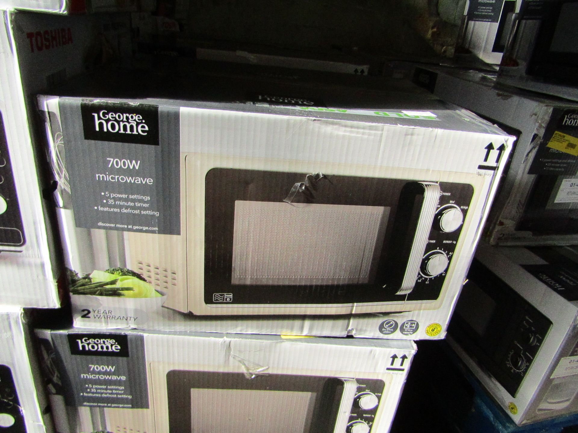 5x 700W Microwave Ovens - Cream - Unchecked & Boxed - RRP £50 - Total lot RRP £250 - Load Ref