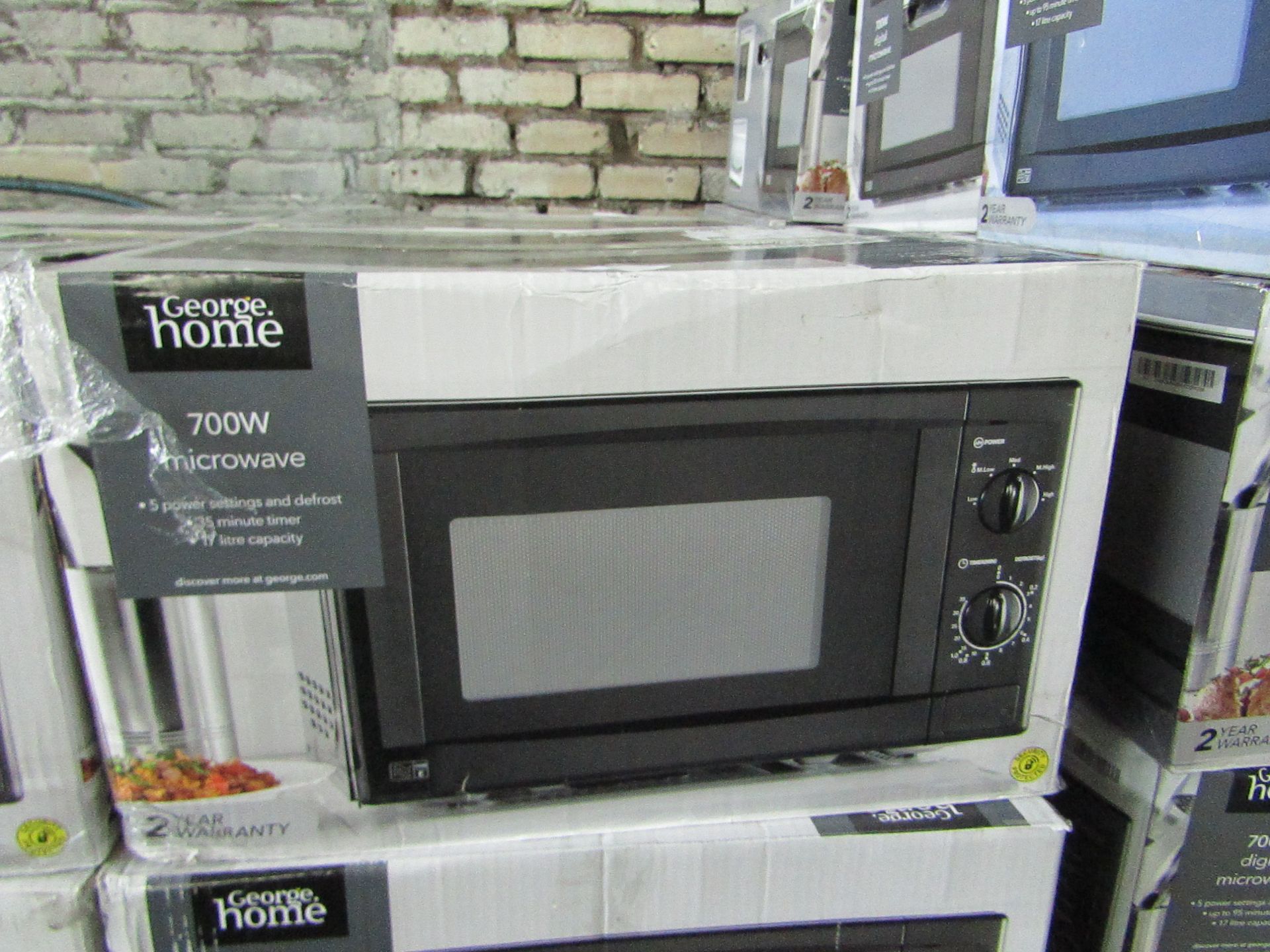 5x 700w Manual Microwave Ovens - Black - Unchecked & Boxed - RRP £40 - Total lot RRP £200 - Load Ref