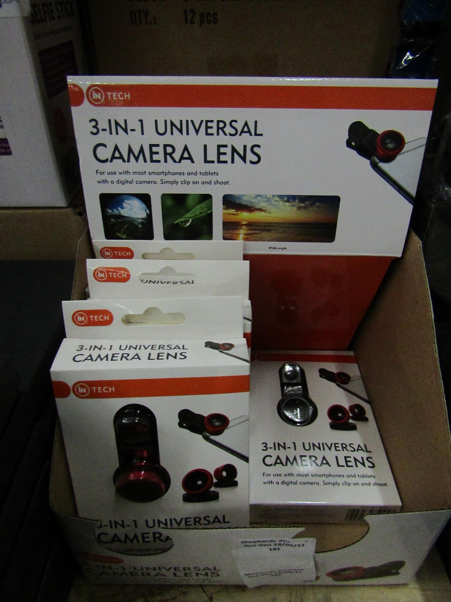 28X 3 n 1 universal camera lens, new and boxed.