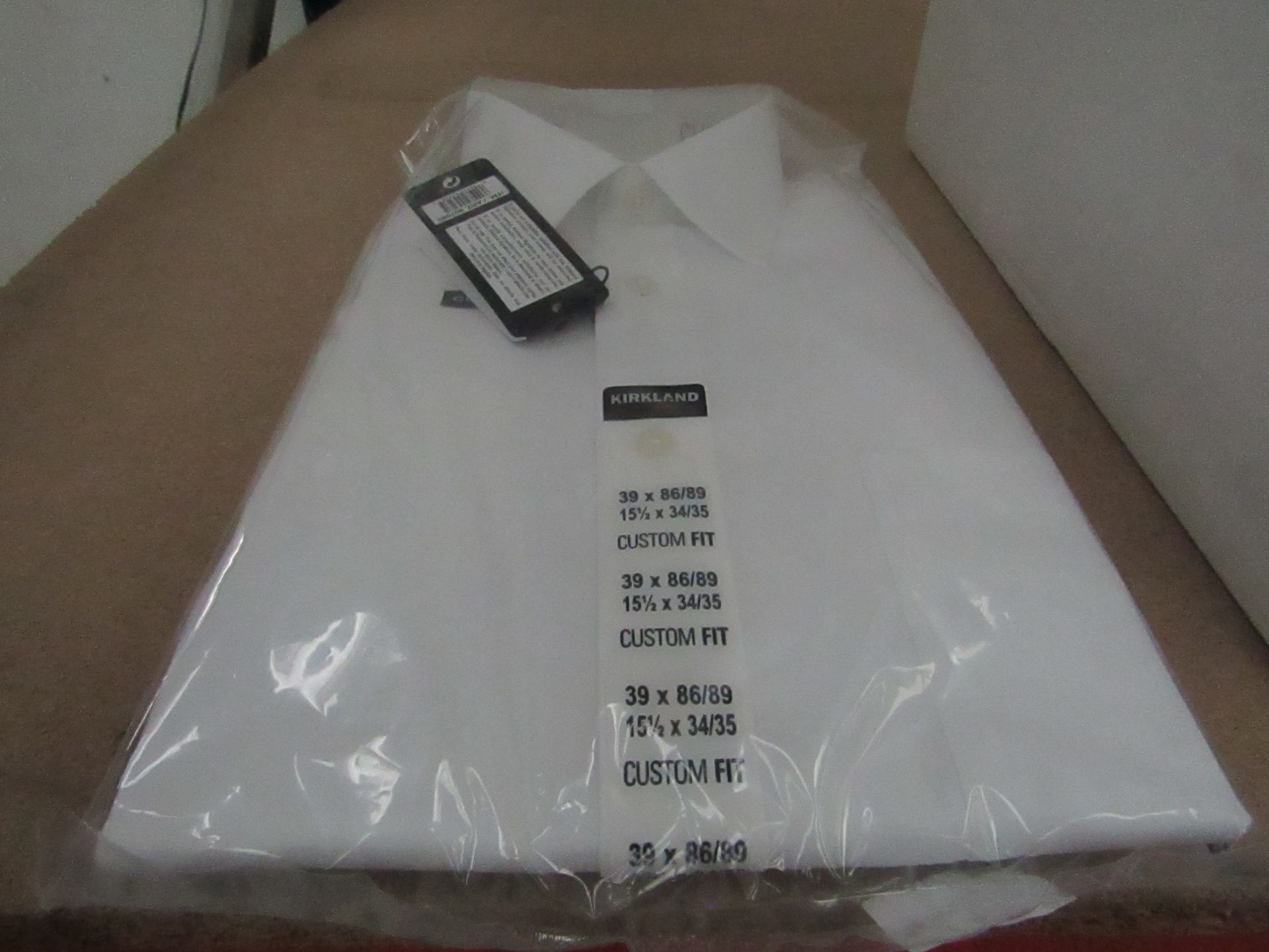 Kirkland - Custom Fit White Buttoned Shirt - ( 39 x 86/89 - 15.5 x 34/35 ) - New & Packaged.