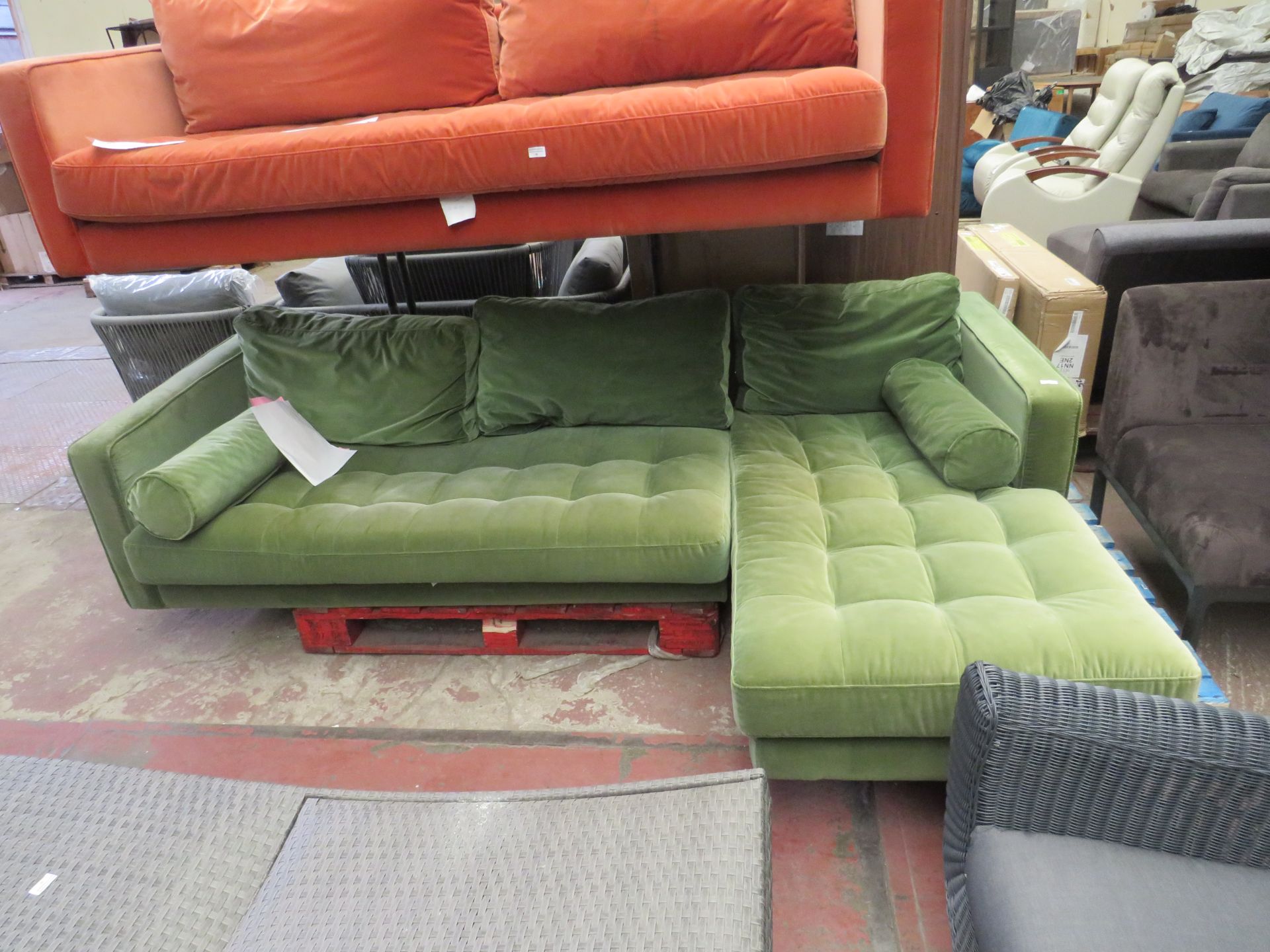 | 1X | MADE.COM GREEN VELVET CORNER SOFA | no major damage (PLEASE NOTE, THIS DOES NOT PROVIDE ANY