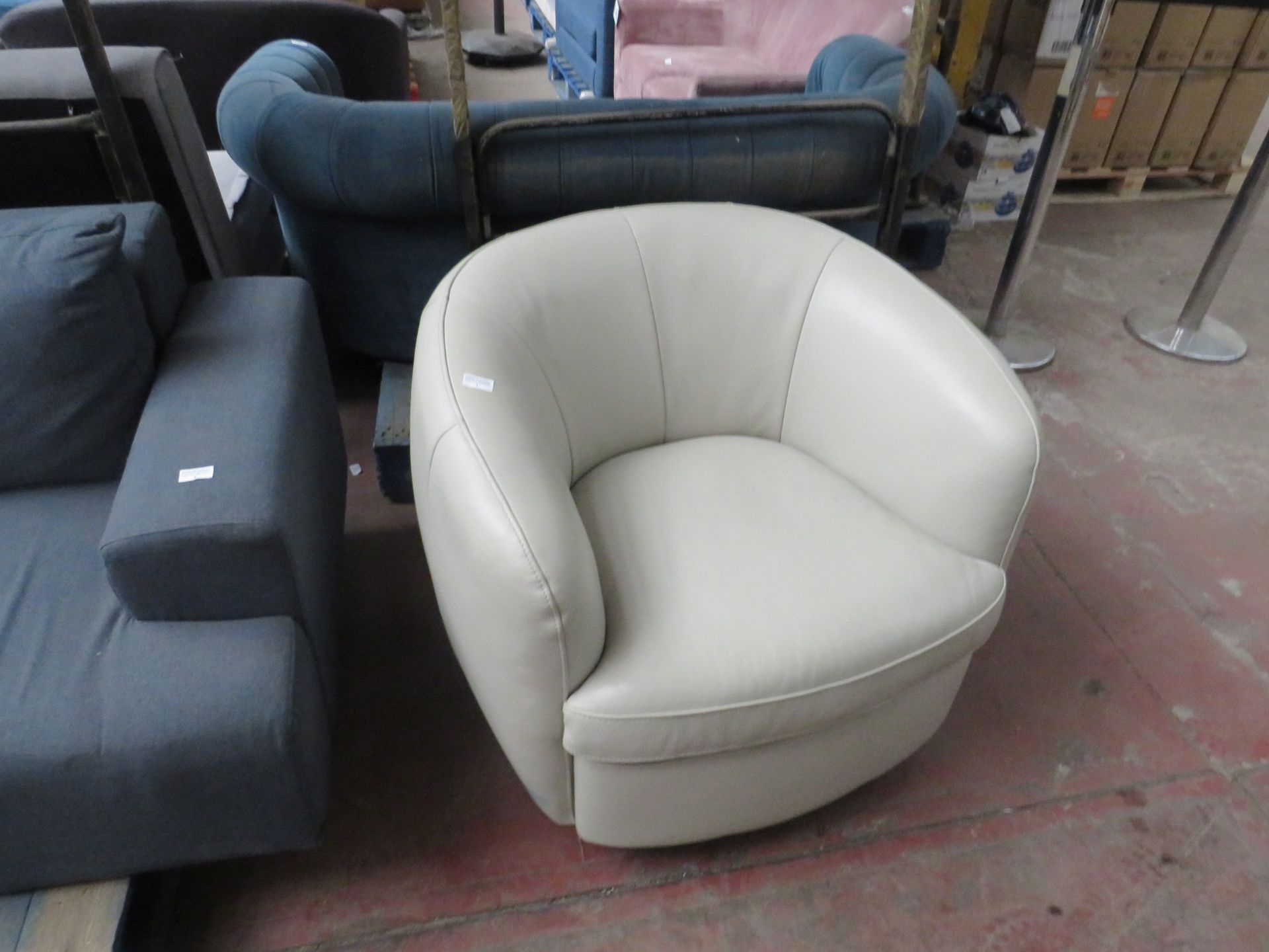 Kuka swivel tub chair, no major damage (PLEASE NOTE, THIS DOES NOT PROVIDE ANY WARRANTY OR GUARANTEE