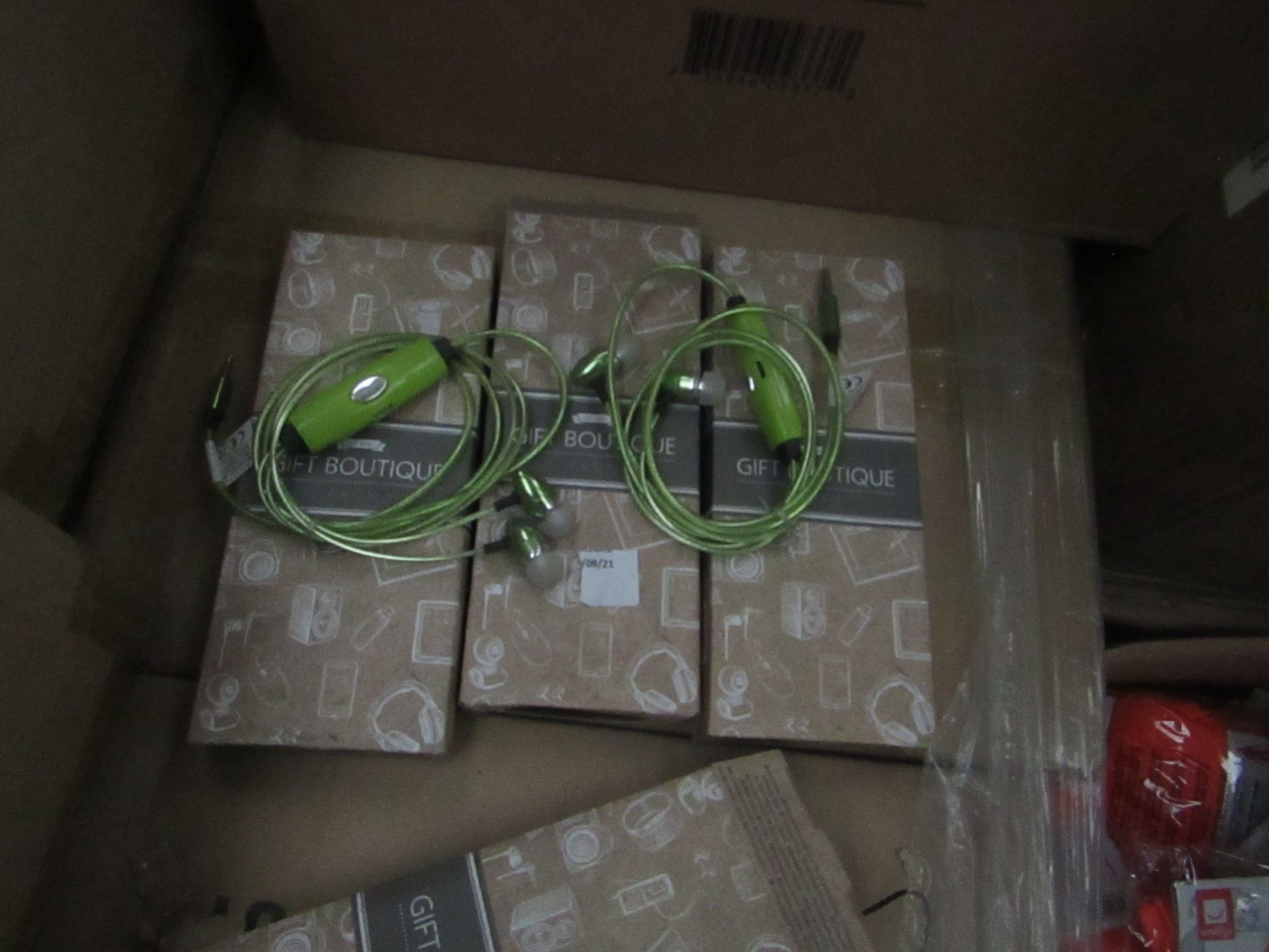 10x Avon - Gift Boutique Light Up Earphones - New & Boxed. RRP ?14.99 Each, we have spot checked a