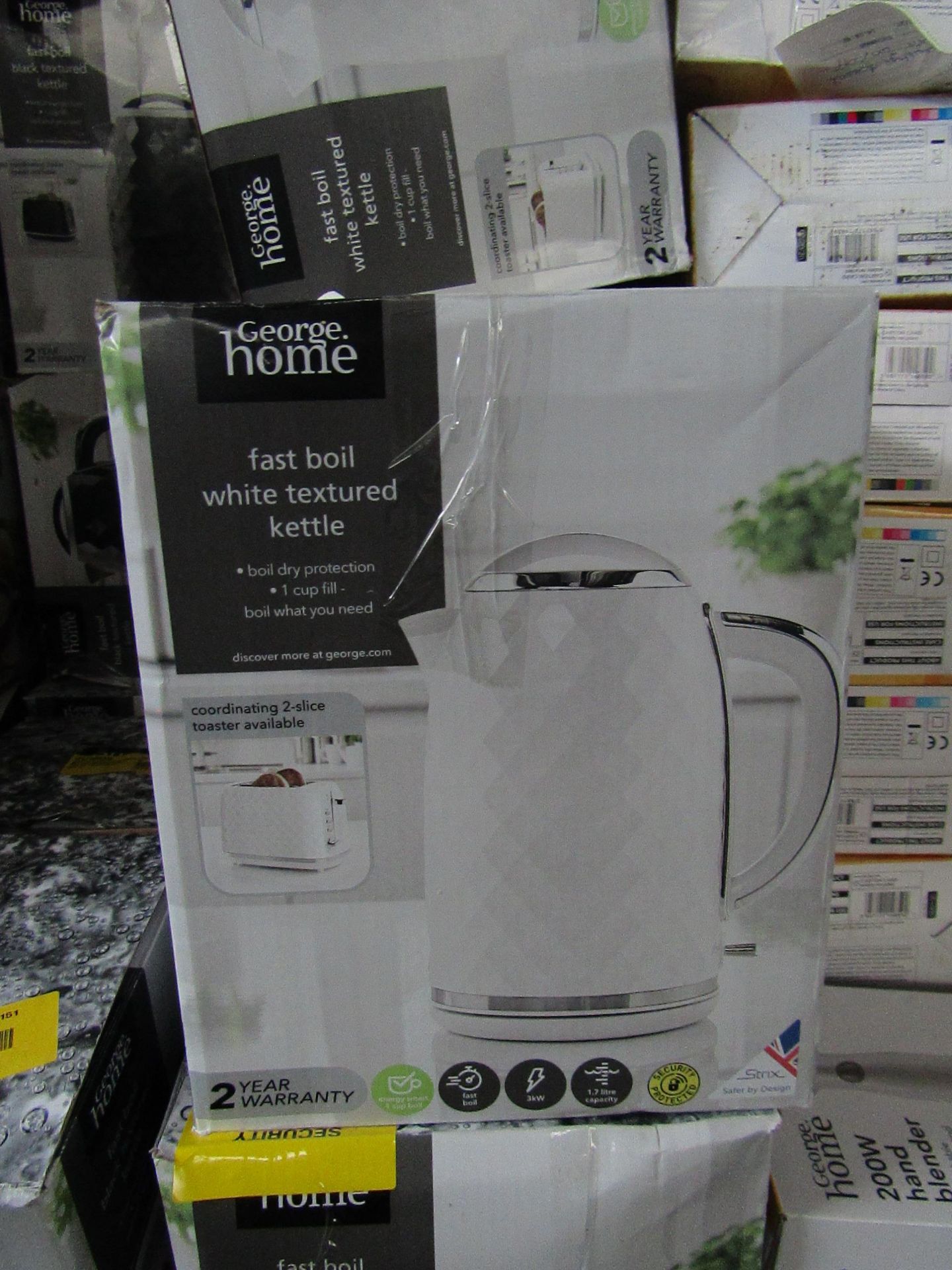 4x White Textured Kettle | Unchecked & Boxed | RRP £18 | Total Lot RRP £90 | Load Ref 23003080|