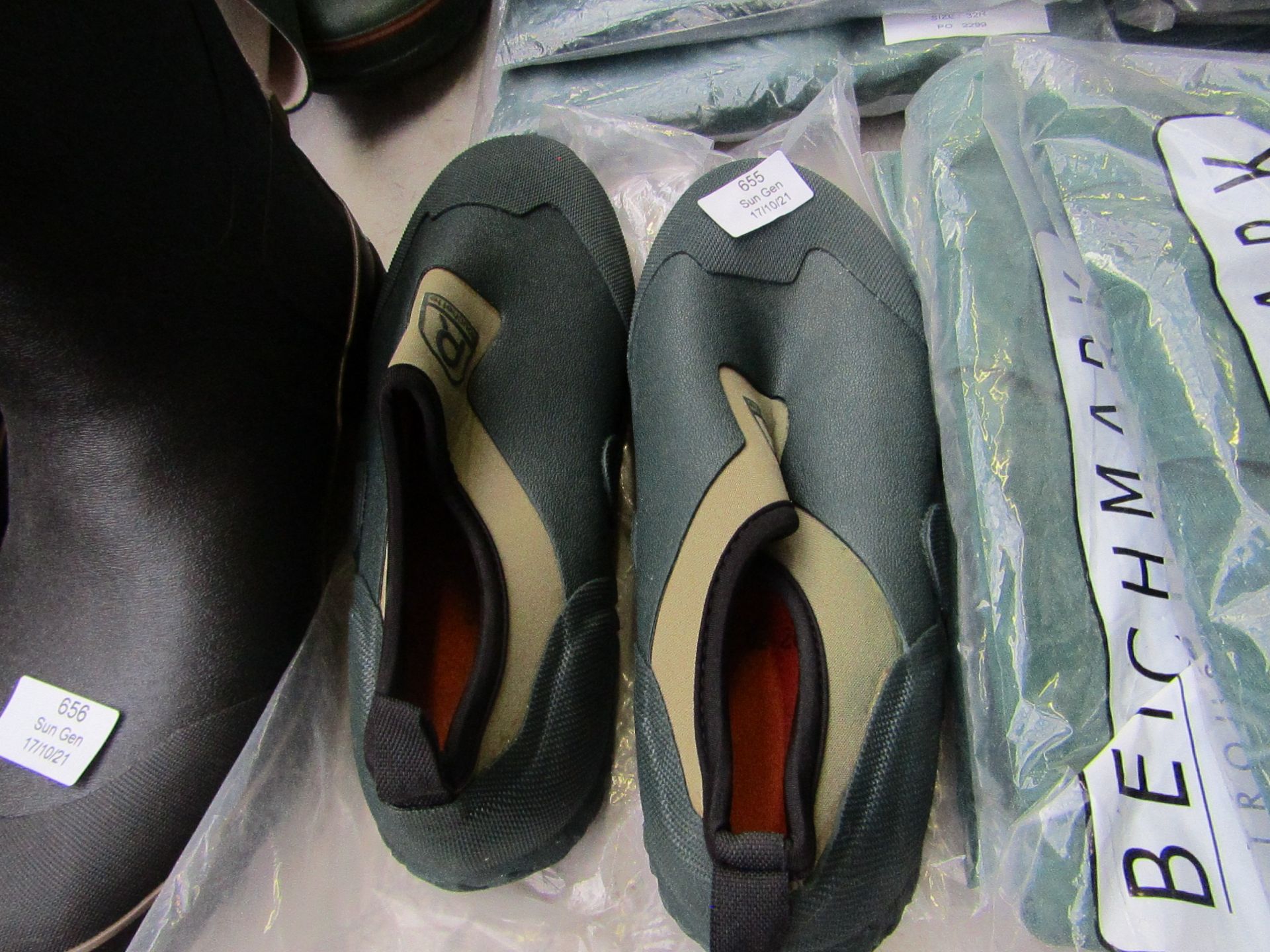 1x rouchette wellington shoes - size 41 - looks unused.
