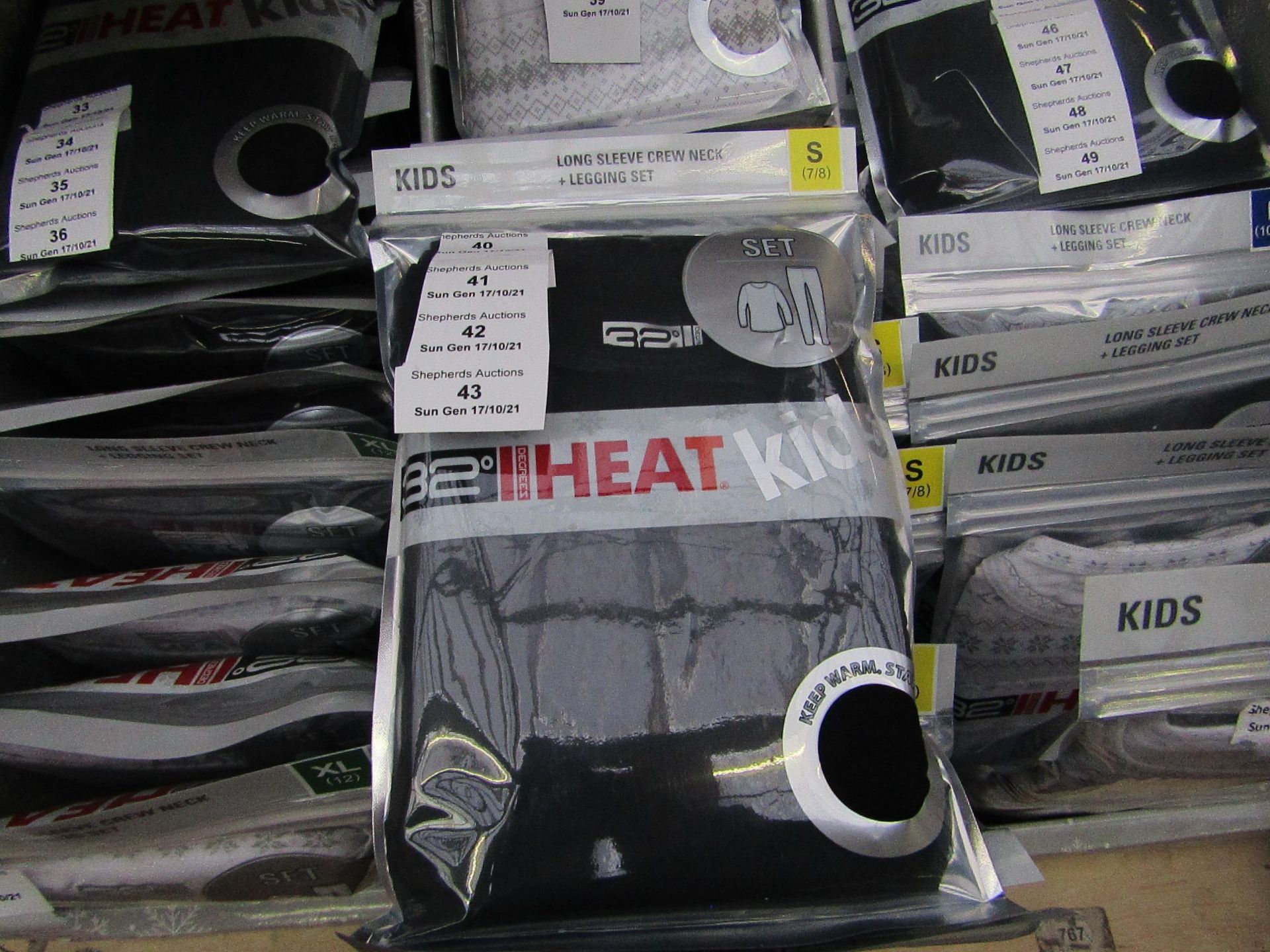 1x 32' heat - long sleeve crew neck & legging set - 7/8 - new & packaged