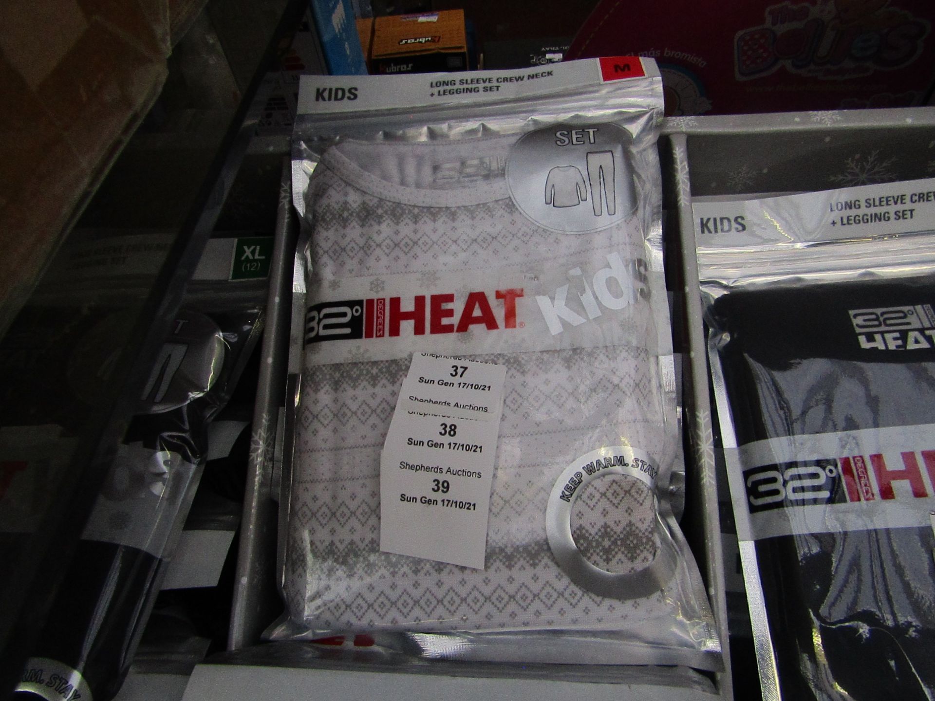 1x 32' heat - long sleeve crew neck & legging set - 9/10 - new & packaged