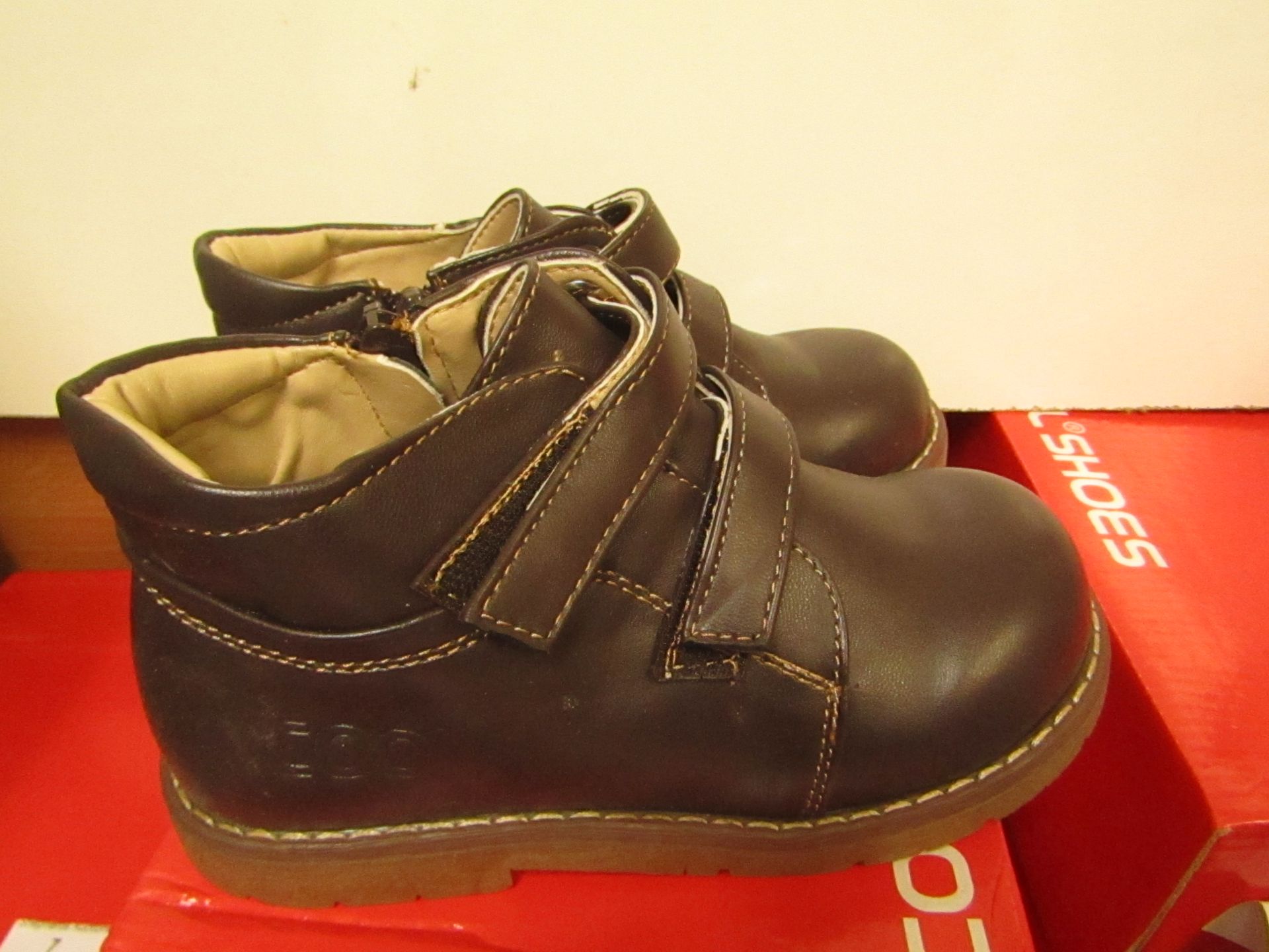 Cool Shoes Childs Brown Ankle Boot With Velcro Fastner Size 11.5 New & Boxed