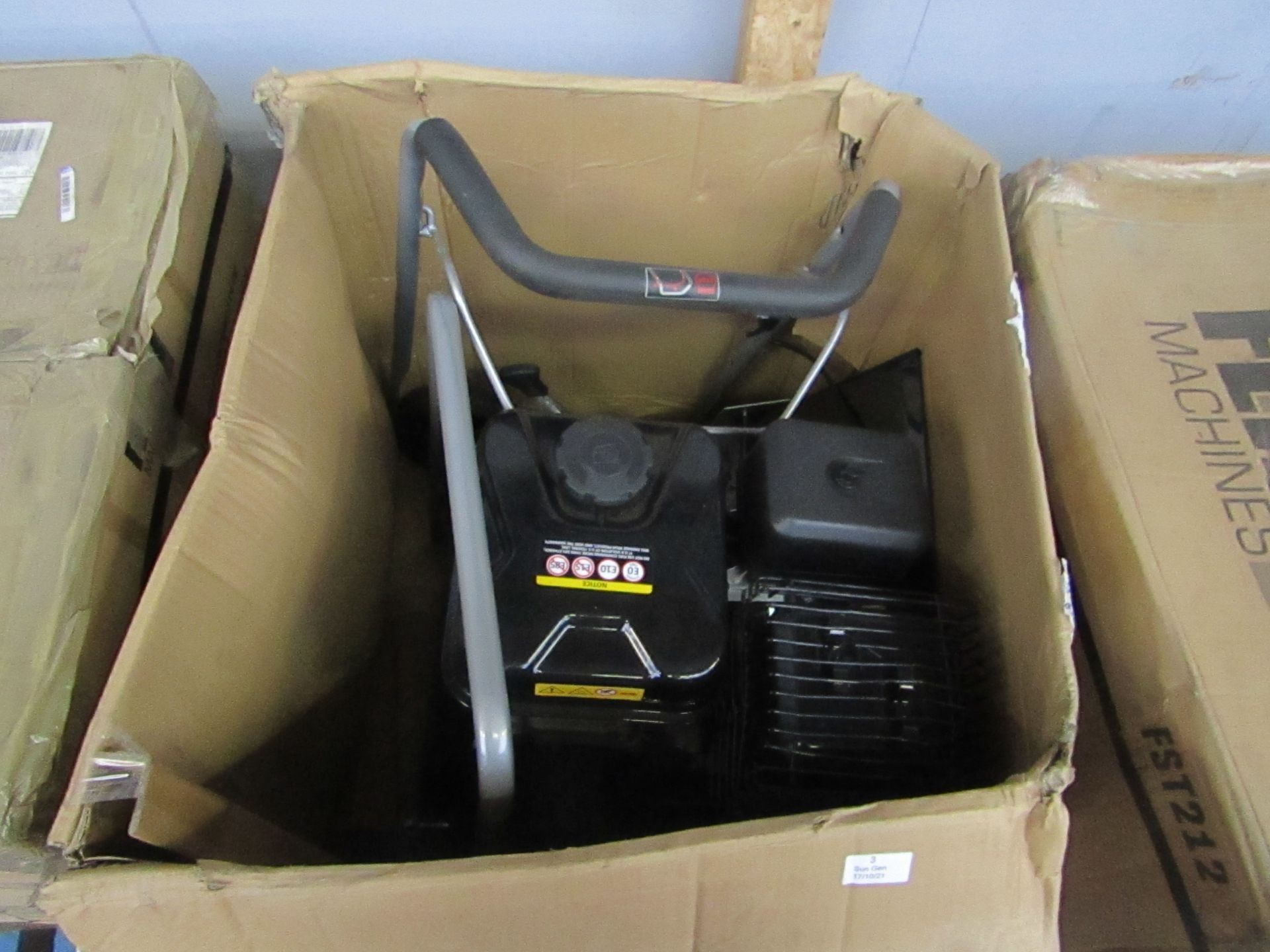 1x Feider FST212 Petrol Lawn scarifier - unchecked & boxed ( box is damaged ) - If unsure please