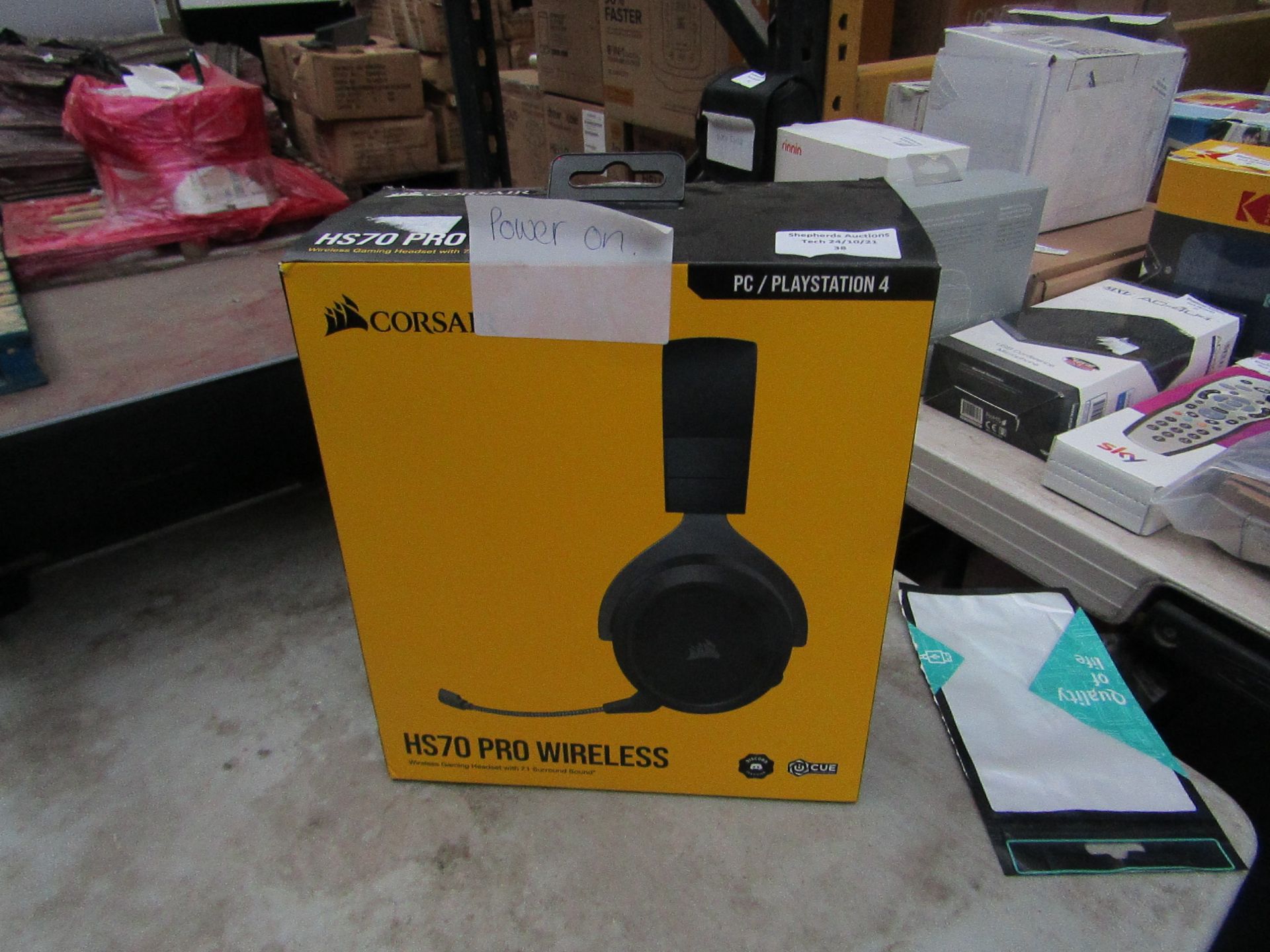 Corsair HS70 Pro Wireless Headset with 7.1 Surround Sound - Powers On but cannot test as only