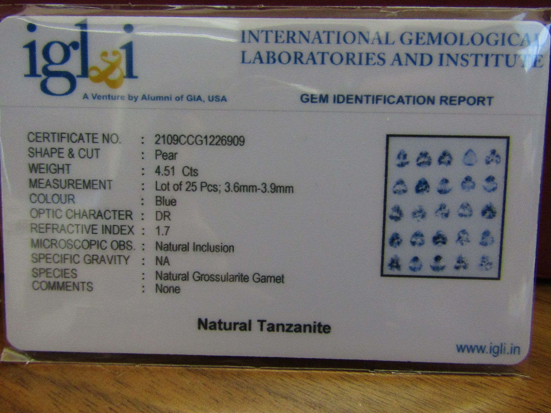 IGL&I Certified - Natural Tanzanite - 4.51 carats - 25 pieces - Pear cut - Average retail value £1, - Image 2 of 3