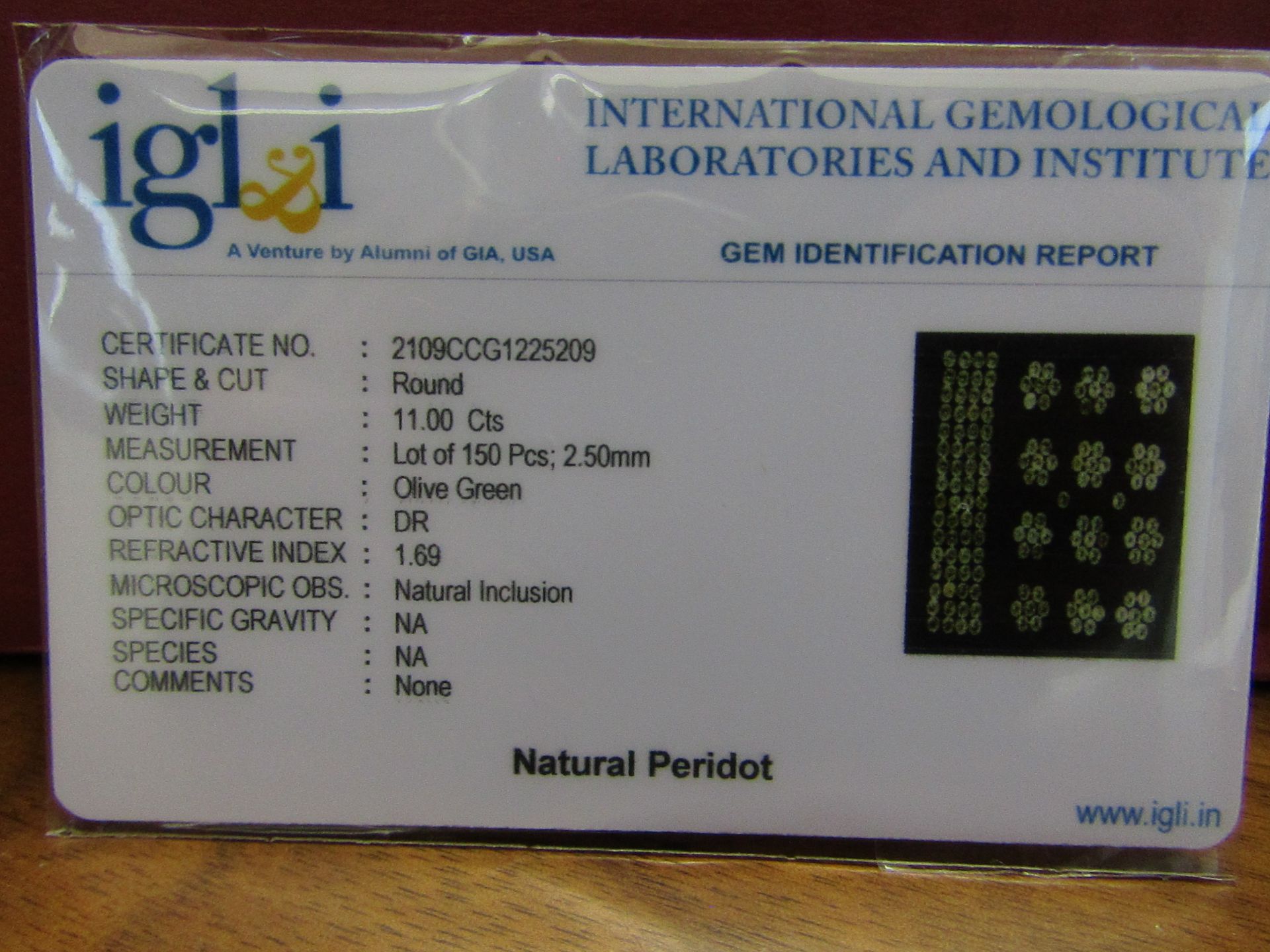 IGL&I Certified - Natural Peridot - 11.00 Carats - 150 Pieces - Average retail value £1,441.40. - Image 2 of 3