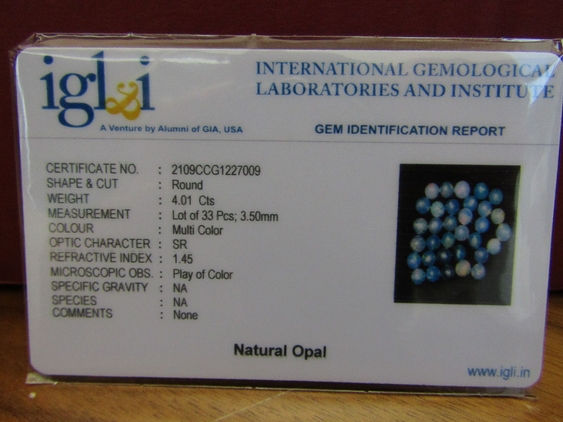 IGL&I Certified - Natural Ethiopian Opals - 4.01 Carats - Round Cabochon shape - Average retail - Image 2 of 3