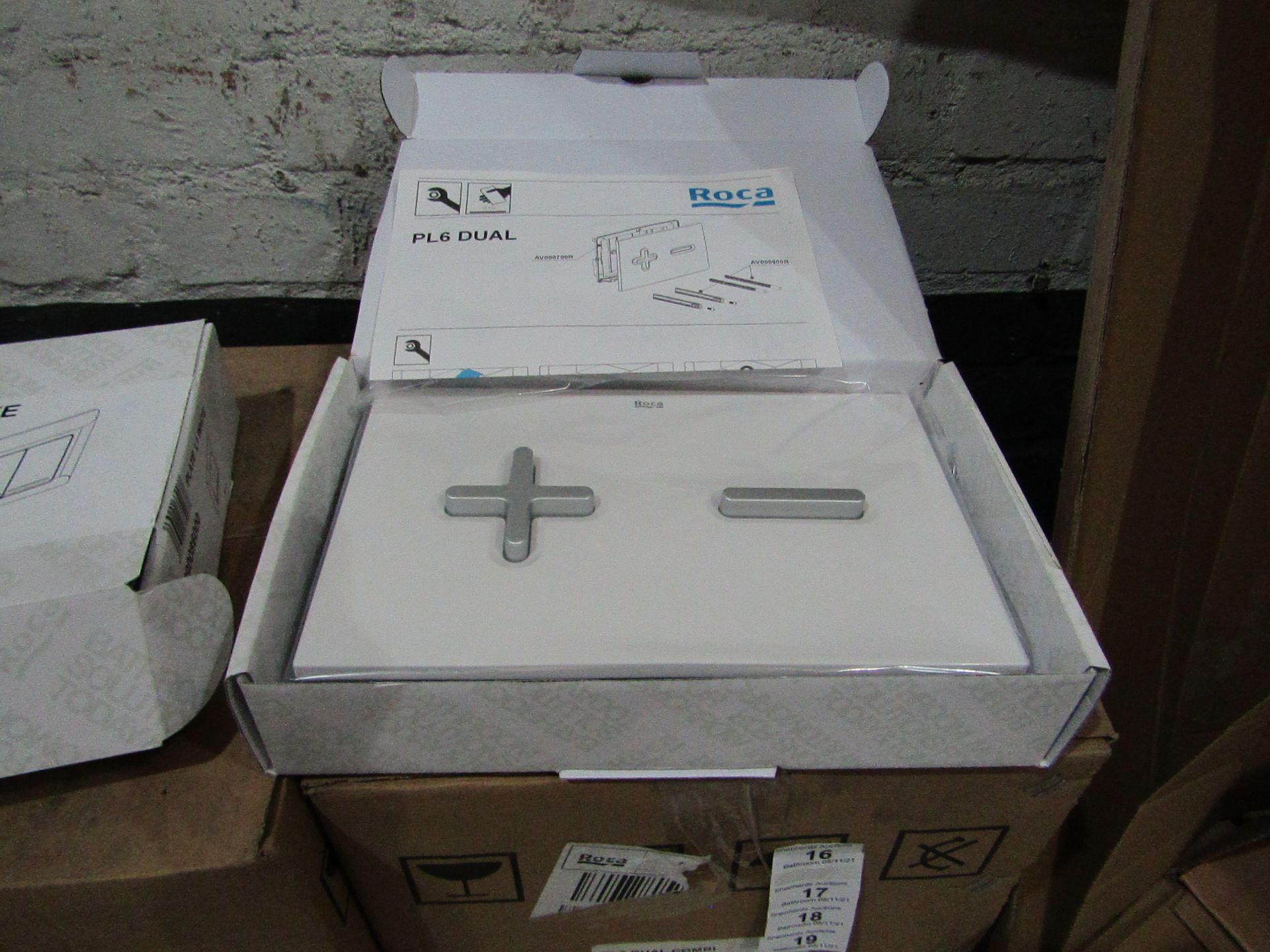 Roca - PL6 Dual Combi Flush Plate - New & Boxed.