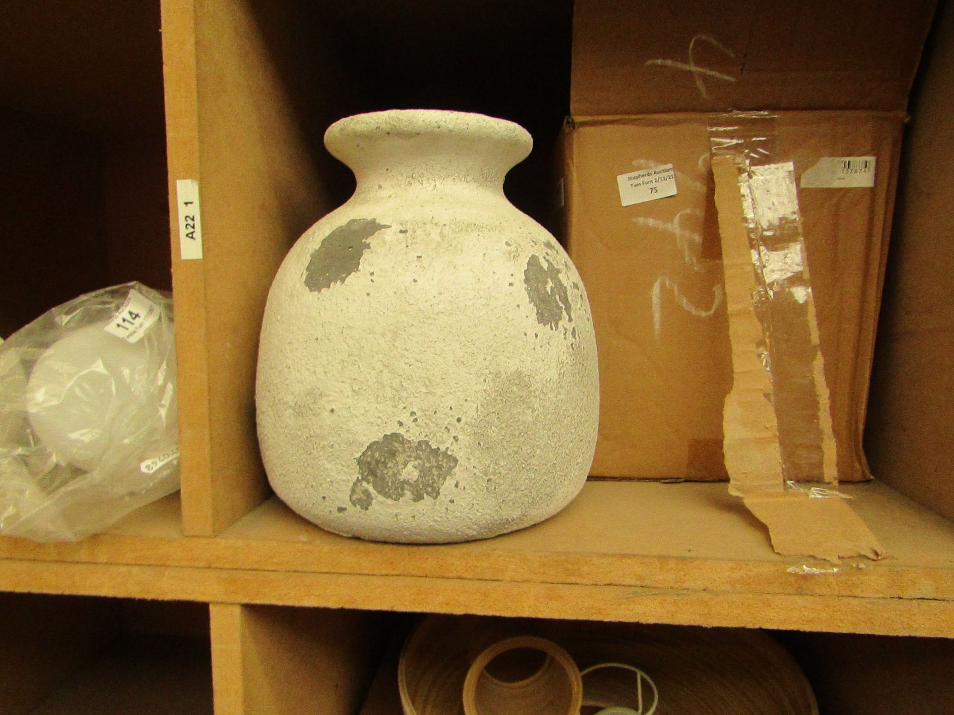 | 1X | COX & COX BOTTLE GREY CEMENT 22X22X24CM VASE | UNCHECKED WITHOUT BOX BUT NO VISIBLE