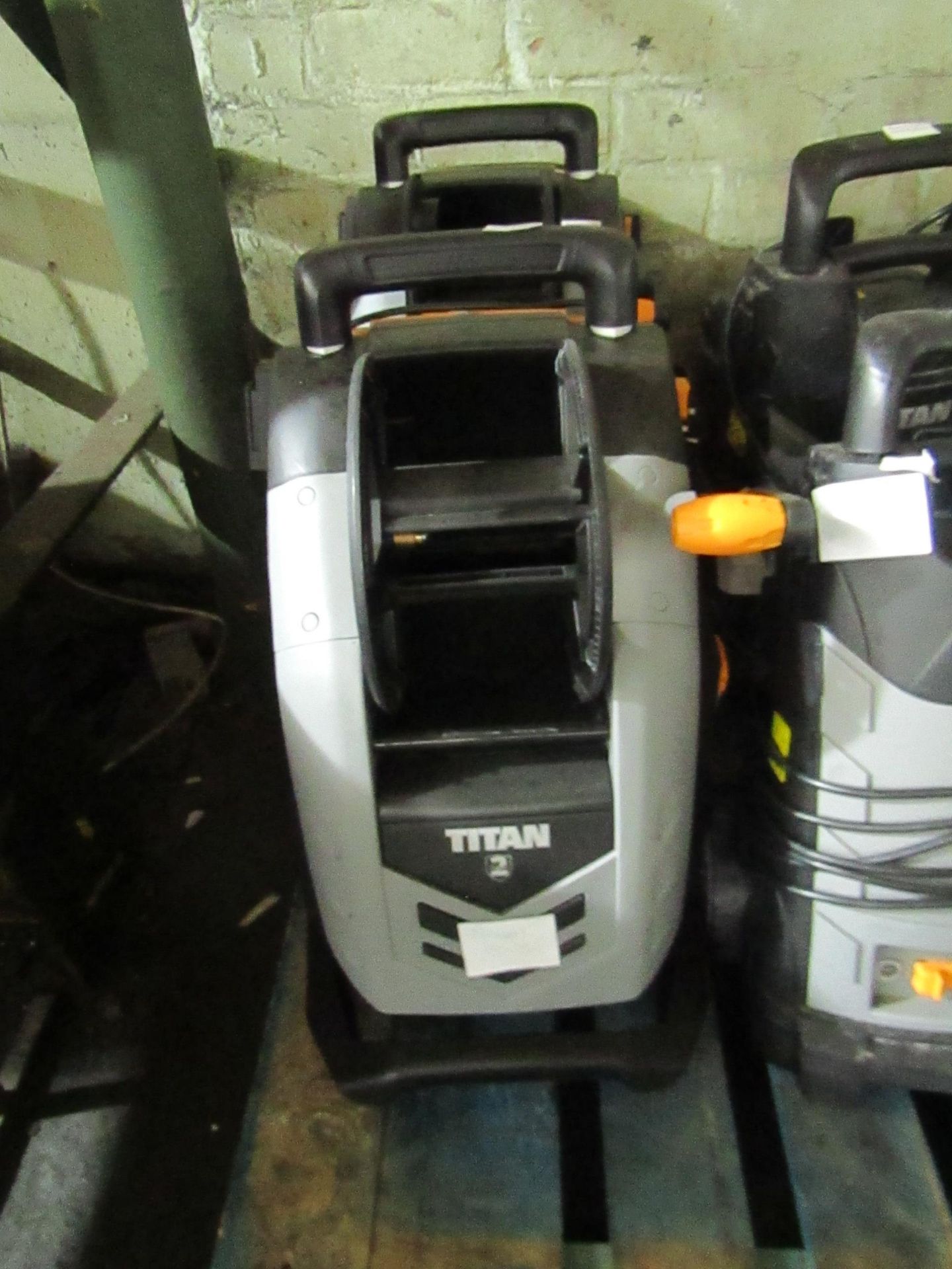 Titan - 2200w Corded High Pressure Washer - TTB2200PRW-DSS - Item Powers On - Please Note No