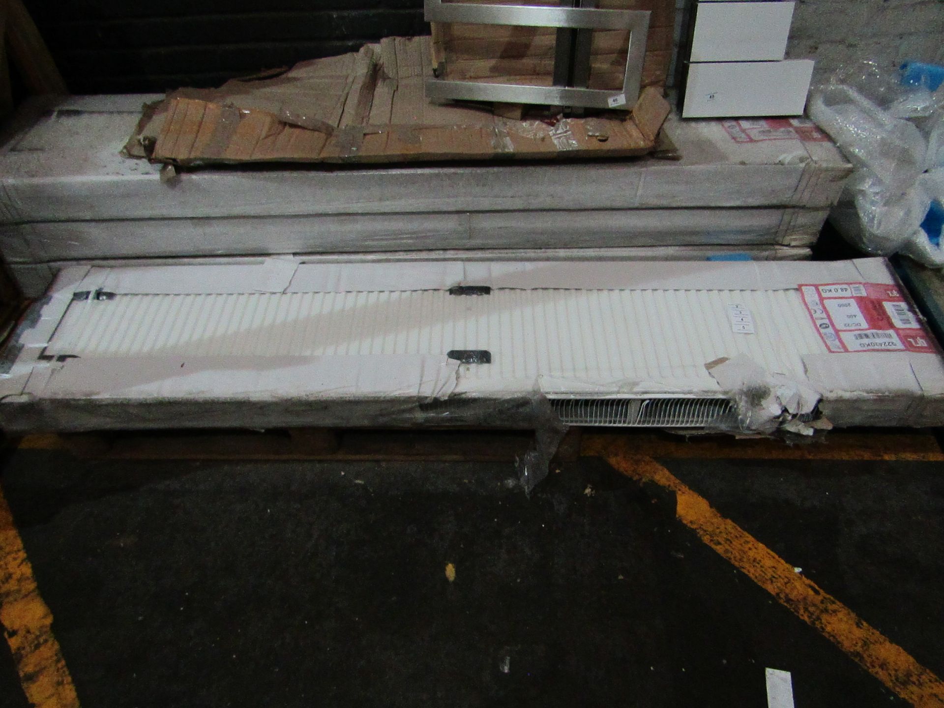 QRL Group 400x2000mm double radiator, new but the packaging is dirty, RRp Circa £150