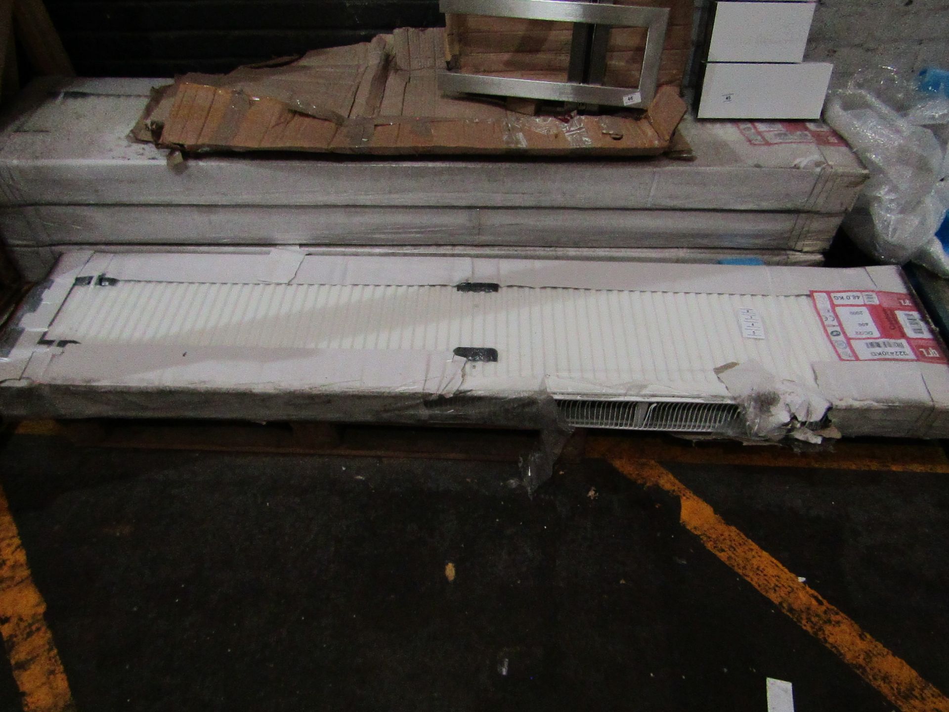 QRL Group 400x2000mm double radiator, new but the packaging is dirty, RRp Circa £150