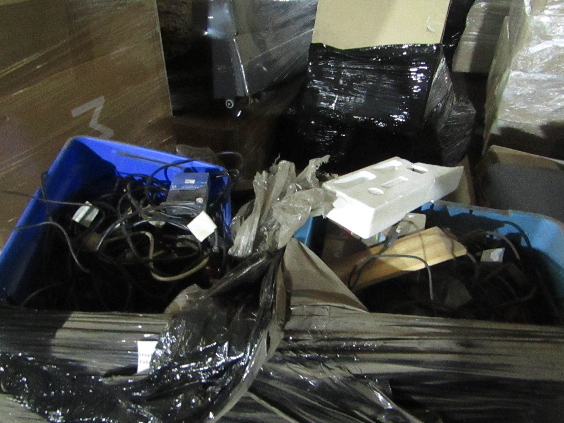 PALLET OD CABLES AND ELECTRICALS. BEEN STORED FOR A WHILE AND UNCHECKED