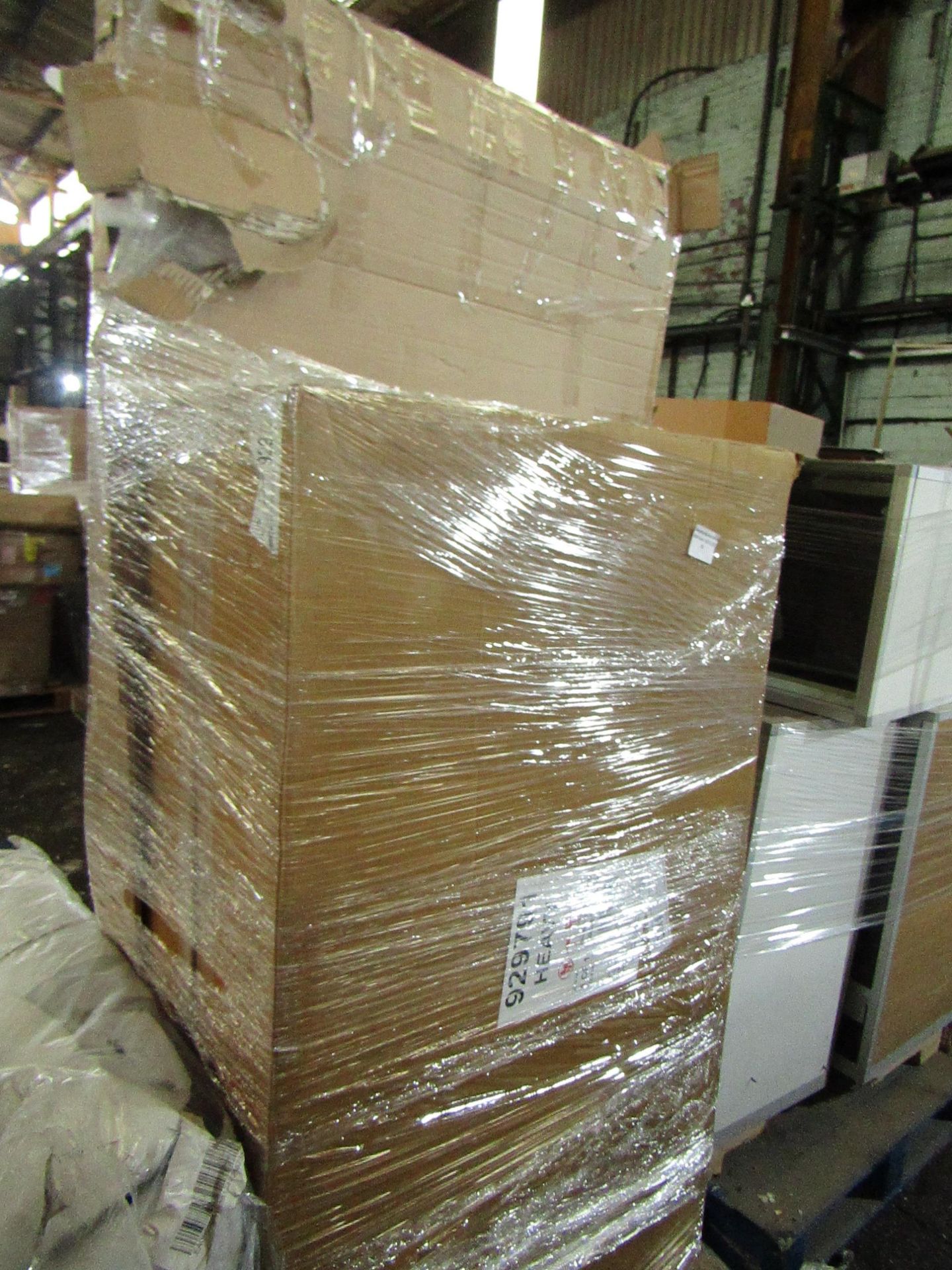 Mixed pallet of Cox & Cox customer returns to include 4 items of stock with a total RRP of