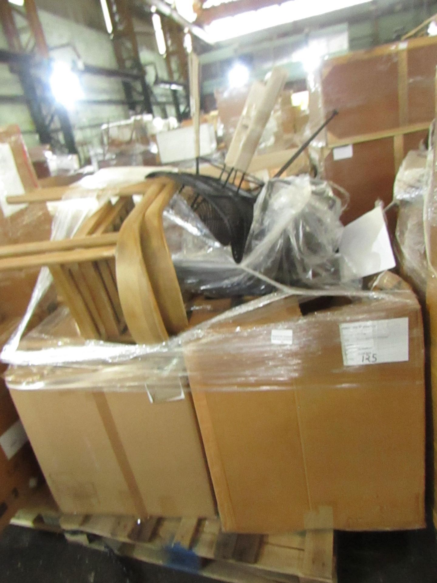 Mixed pallet of Cox & Cox customer returns to include 4 items of stock with a total RRP of