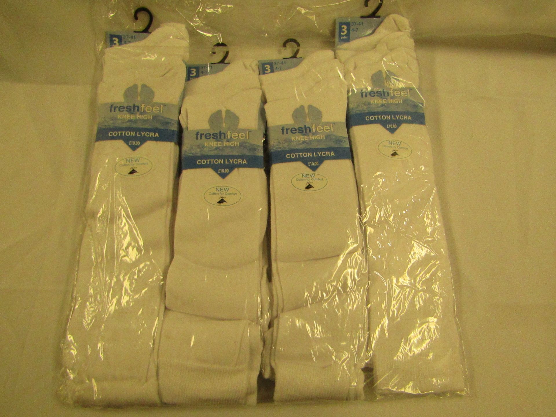 12 X Pairs of Ladies Knee High Socks White Size 4-7 New & Packaged