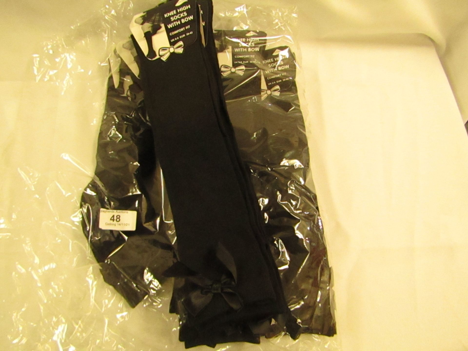 12 X Pairs of Girls Knee High Socks With Bow Attatched Black Size 6-9 New & Packaged