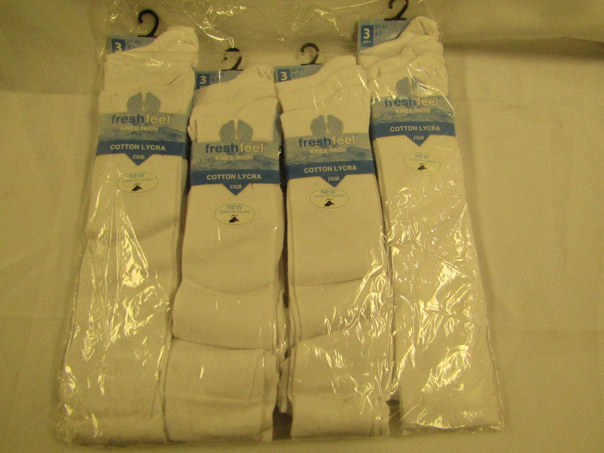 12 X Pairs of Ladies Knee High Socks White Size 4-7 New & Packaged