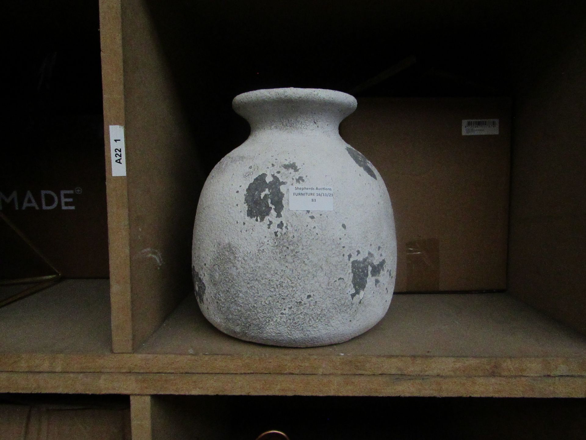 | 1X | COX & COX BOTTLE GREY CEMENT 22X22X24CM VASE | UNCHECKED WITHOUT BOX BUT NO VISIBLE