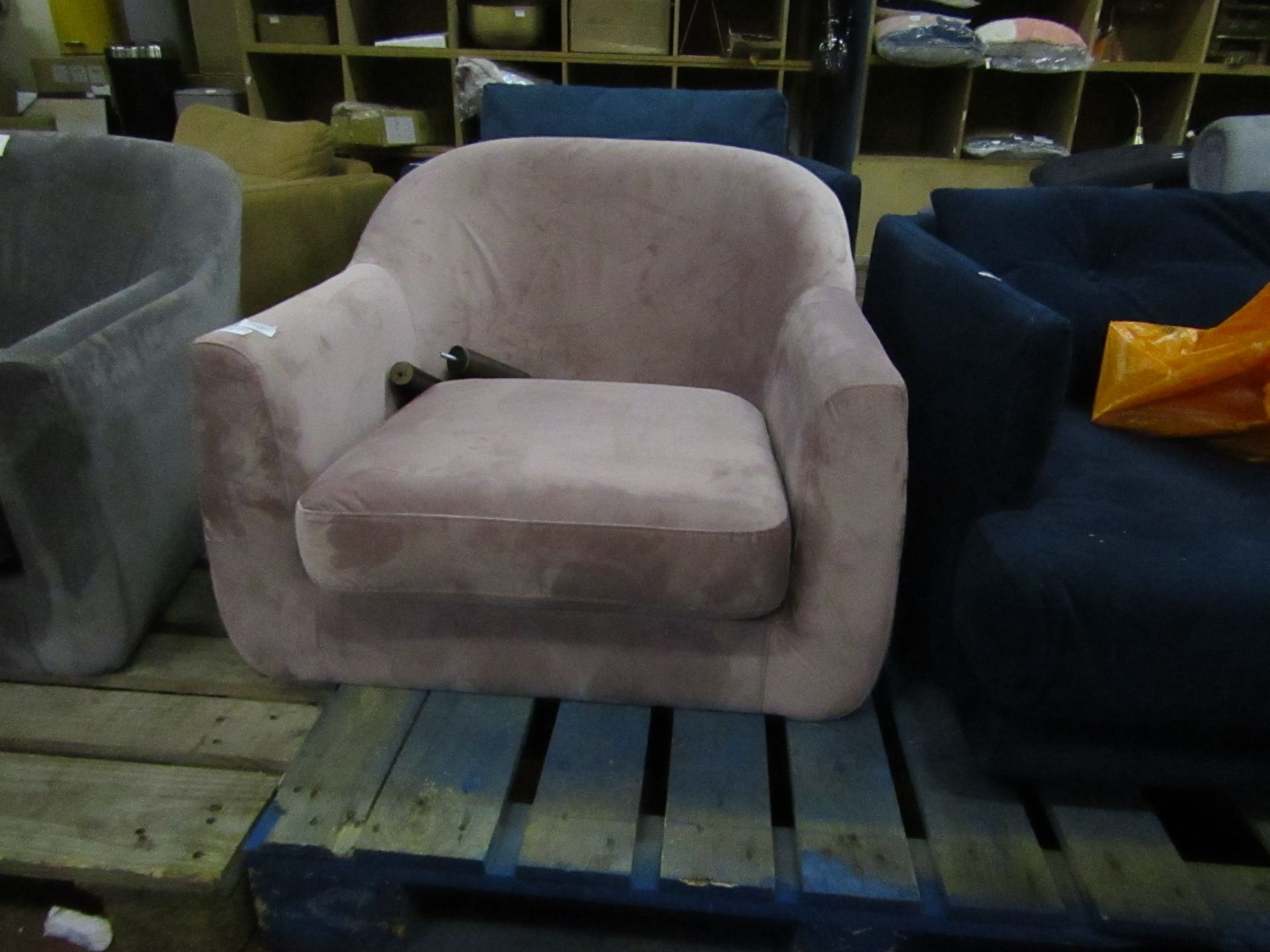 | 1X | MADE.COM VELVET TUB CHAIR | GOOD CONDITION & HAS LEGS | PINK | RRP £299 |