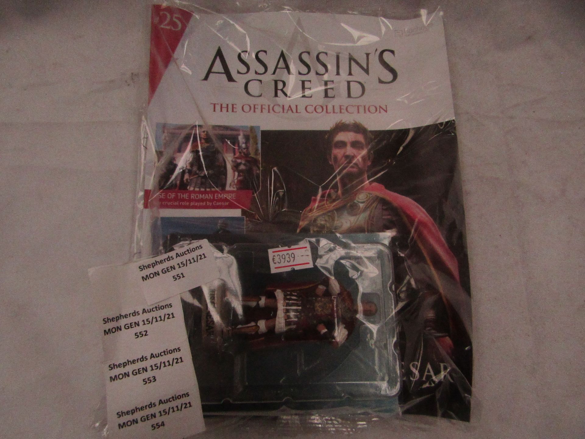 Assassins Creed - The Official Collection Includes Magazine & Collectible ( Julius Caesar ) -