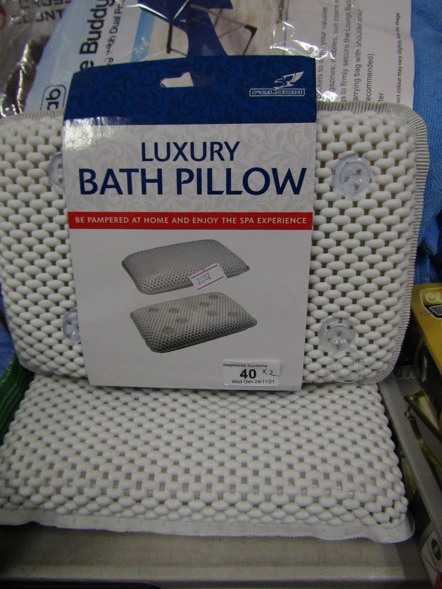 2 x Luxury Bath Pillows packaged looks new