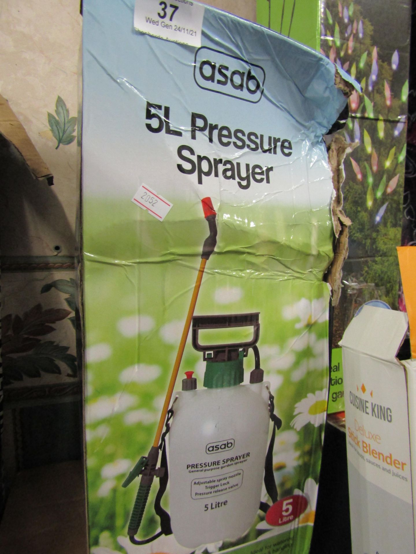 1 x Asab 5L Pressure Sprayer packaged looks unused (packaging is damaged)