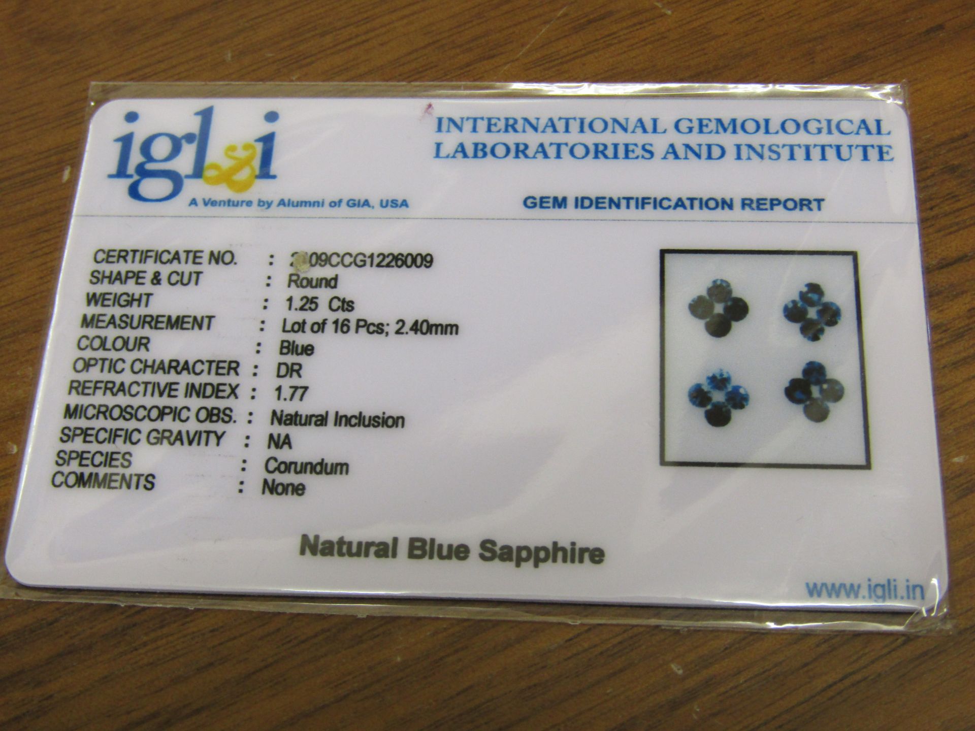 Natural Sapphires - Un Treated - VVS Clarity 16 Pieces - 1.25 carats - Diamond Round cut. Average - Image 2 of 2