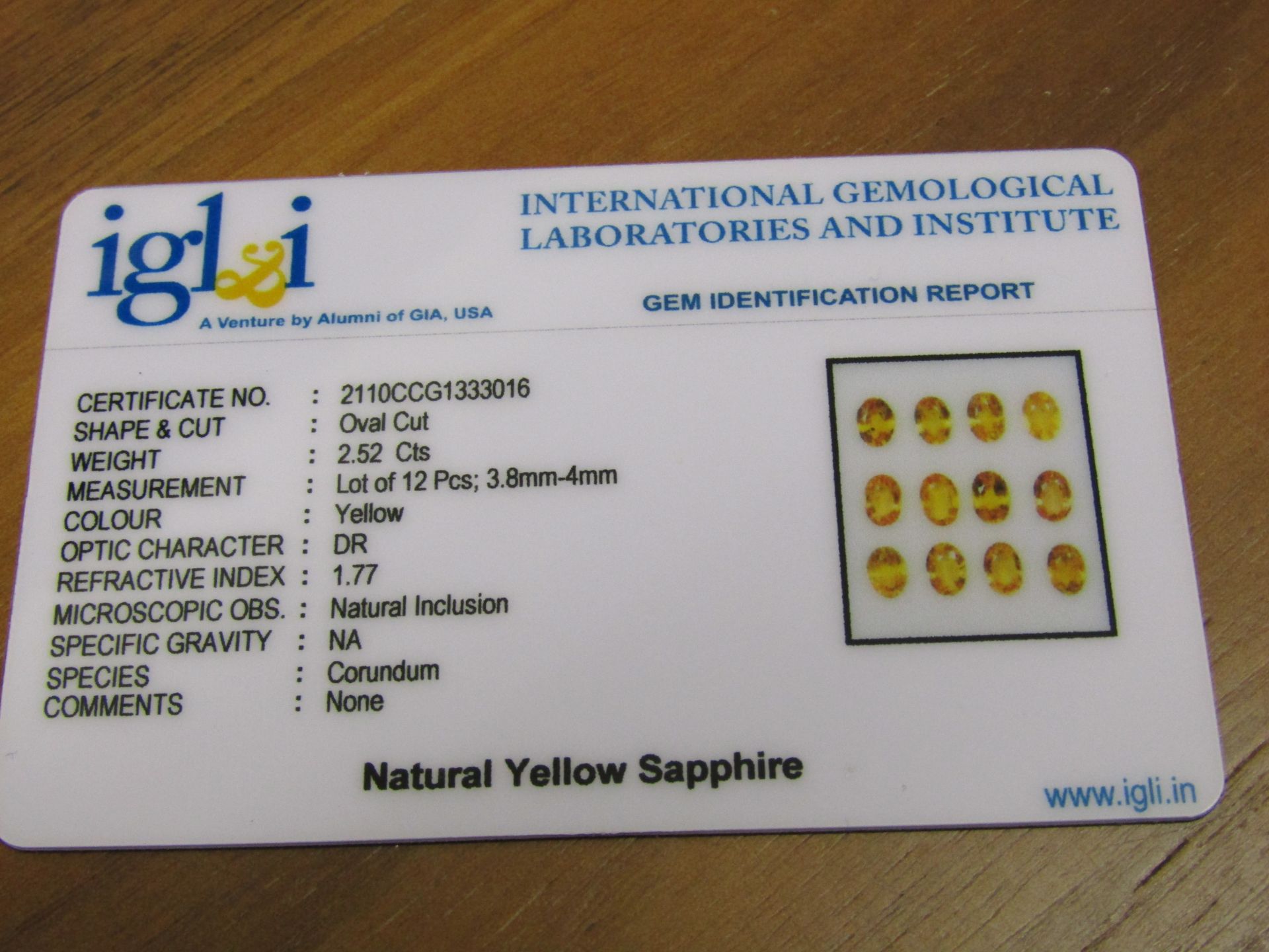 Natural Sapphires - Un Heated Un Treated - VVS Clarity - 12 Pieces - 2.52 carats - Oval cut. Average - Image 2 of 2