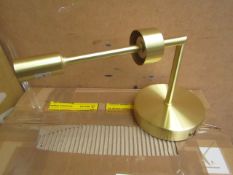 1 x Made.com Dia Wall Lamp Glass and Brass RRP £55 SKU MAD-AP-WLPDIA004CLR-UK TOTAL RRP £55 This lot