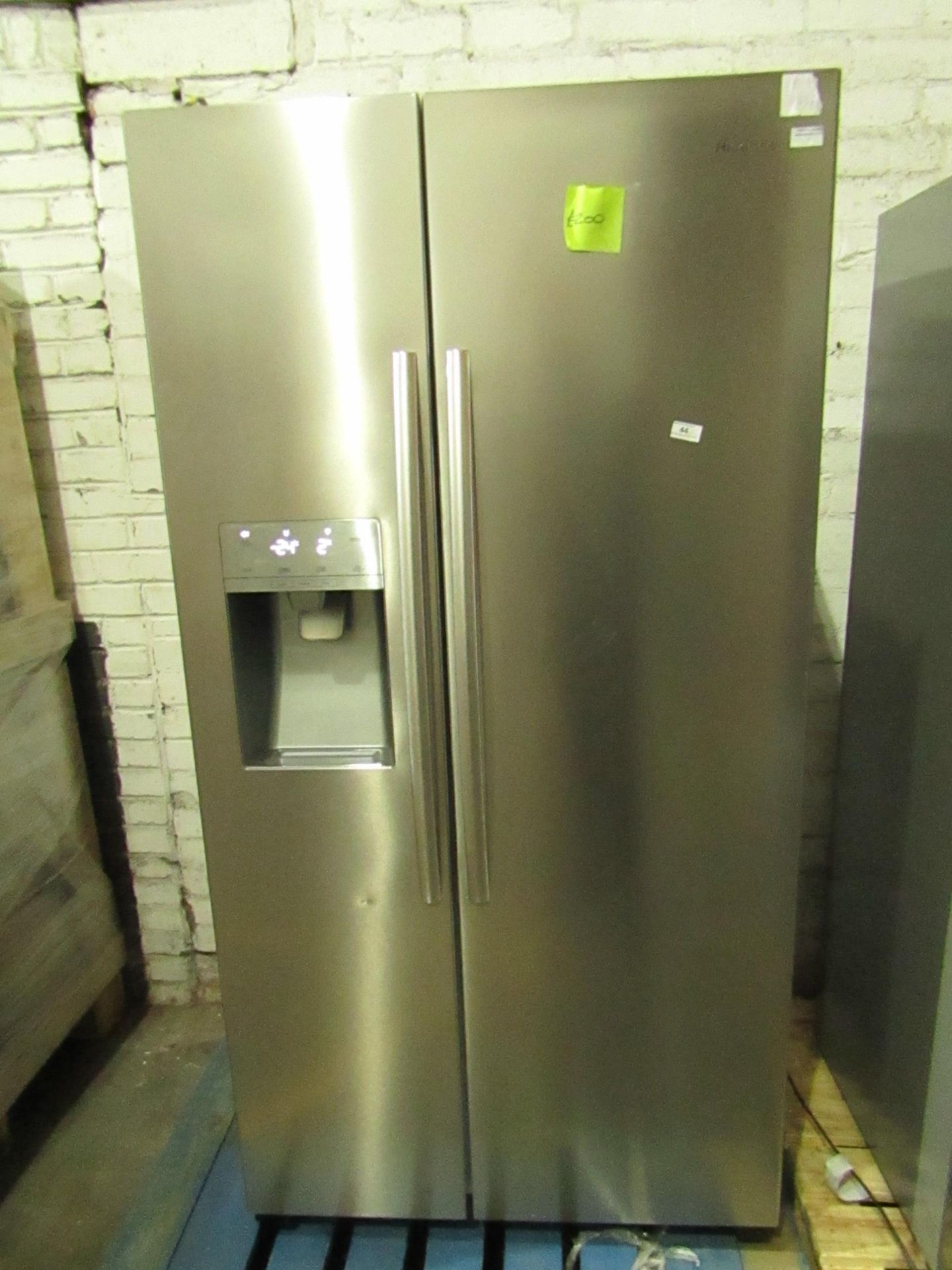 Hisense - American Style Fridge/Freezer With Water Dispenser - No Major Damages, Tested Working