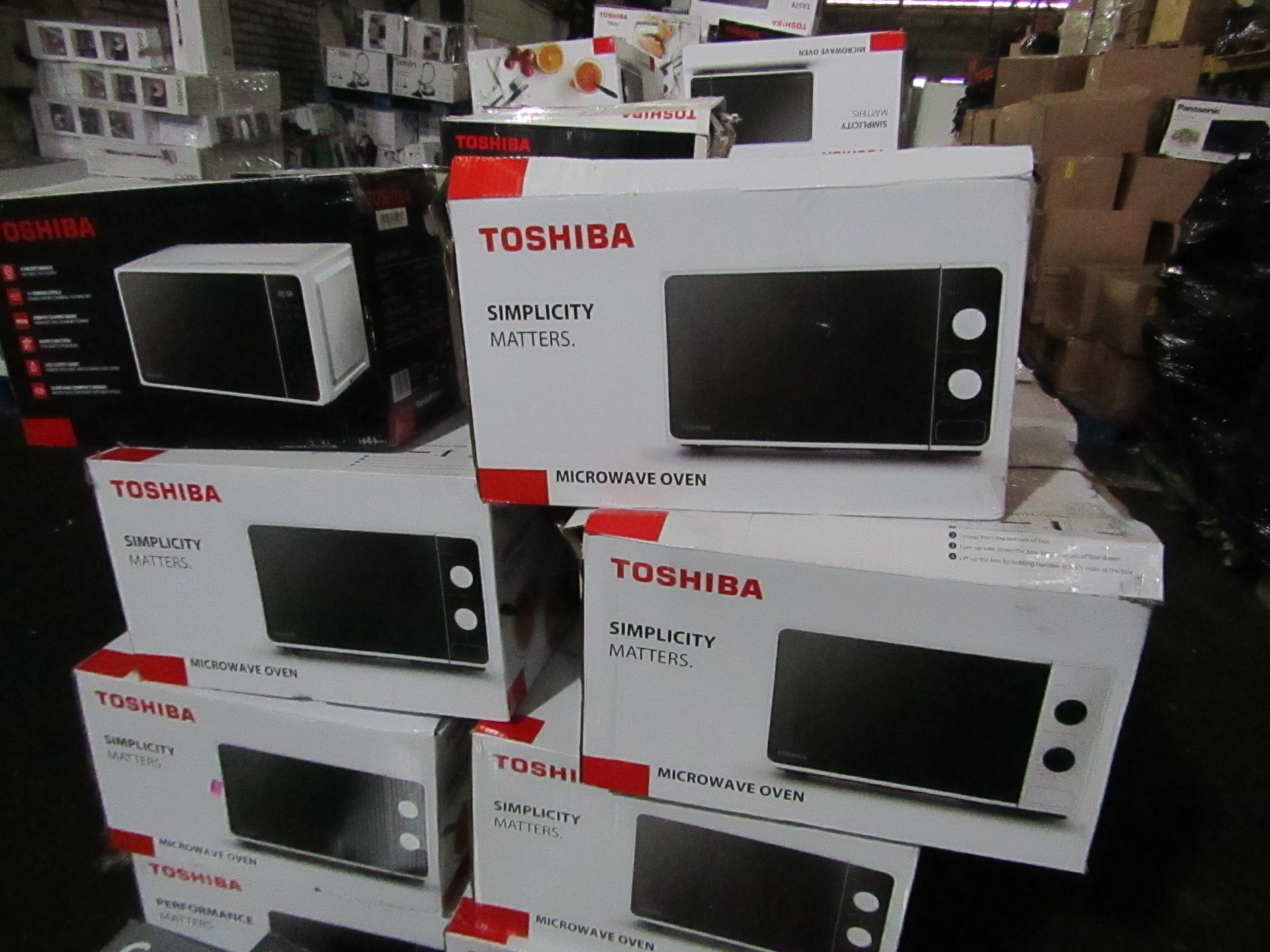 | 5X | TOSHIBA MICROWAVE OVEN | UNCHECKED | NO ONLINE RESALE | RRP œ70 | TOTAL LOT RRP œ350 | LOAD