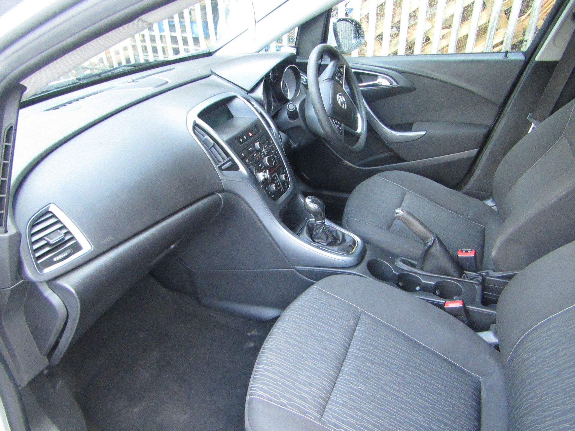 ** Special Buyers Commission 10% **62 plate Vauxhall Astra Exclusive CDTi ECOFLX Silver Estate - Image 7 of 11