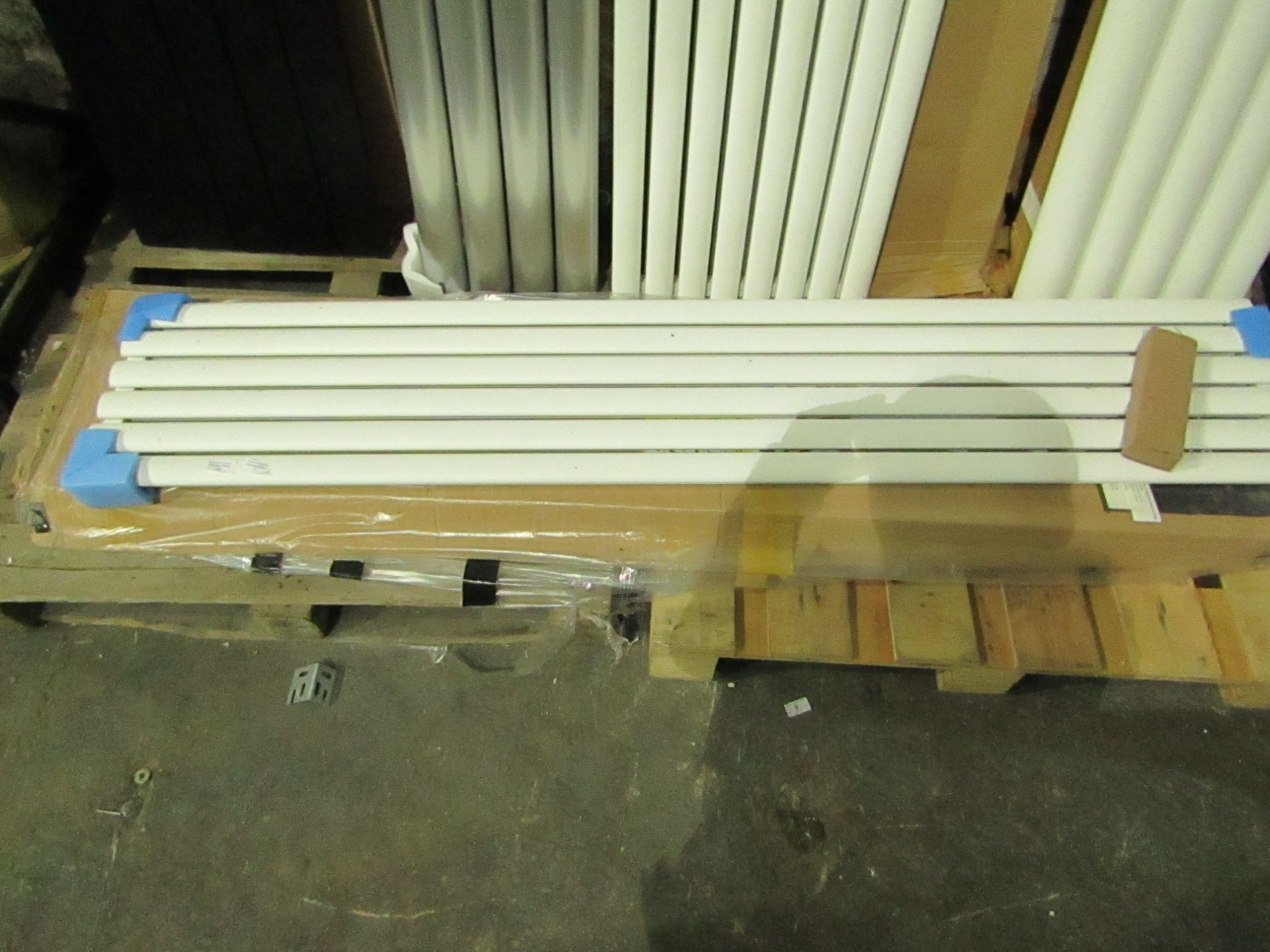 Carisa Tallis 1800 x 350mm designer radiator, this item is ex display, it may have marks but nothing