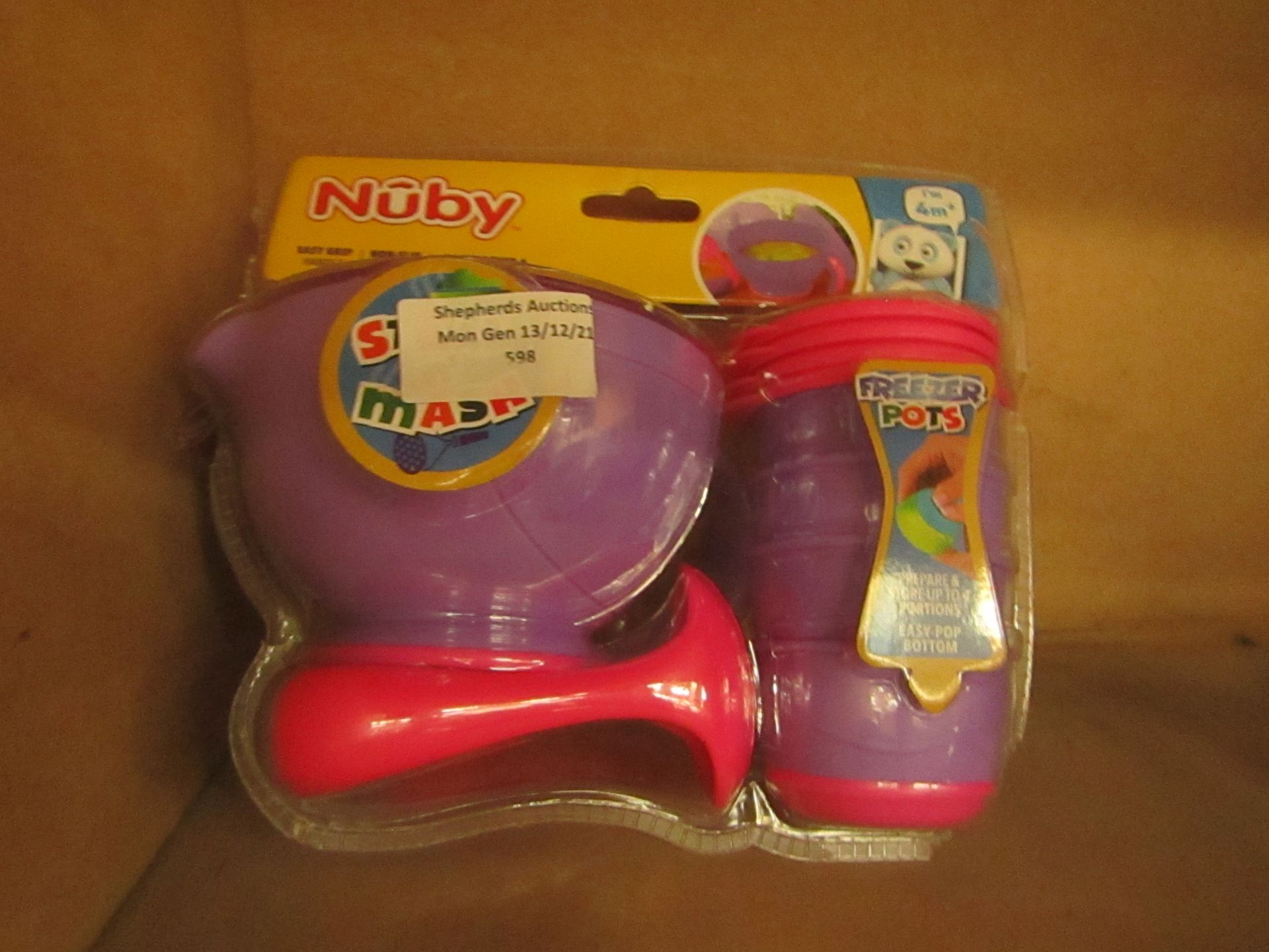 Nuby - Steam & Mash & 4x Freezer Pots - Item is For Purees & First Tastes - Unused & Packaged.