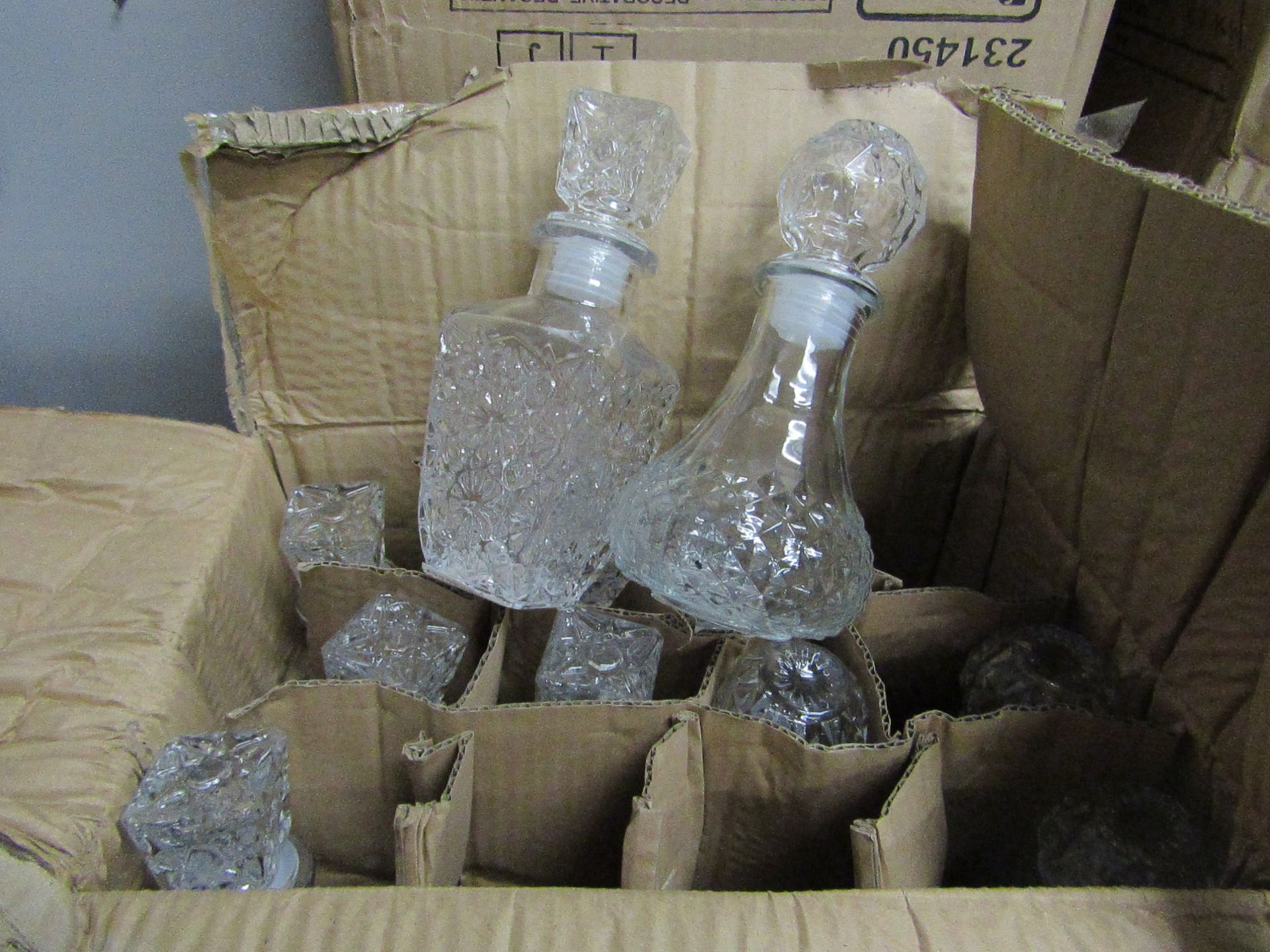 1x Box Containing 24 Decorative Decanters - Unchecked & Boxed.