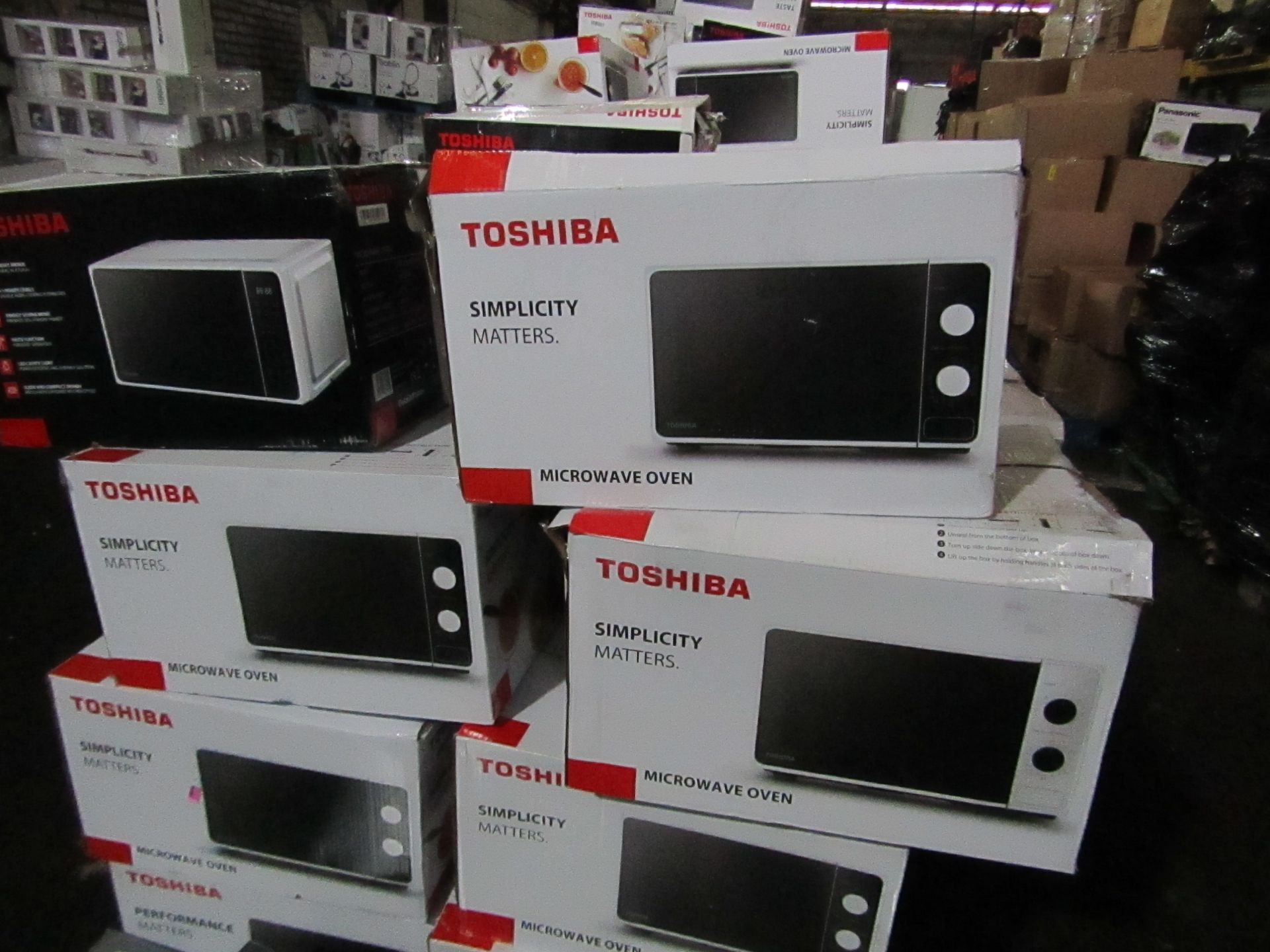 | 5X | TOSHIBA MICROWAVE OVEN | UNCHECKED | NO ONLINE RESALE | RRP ?70 | TOTAL LOT RRP ?350 | LOAD