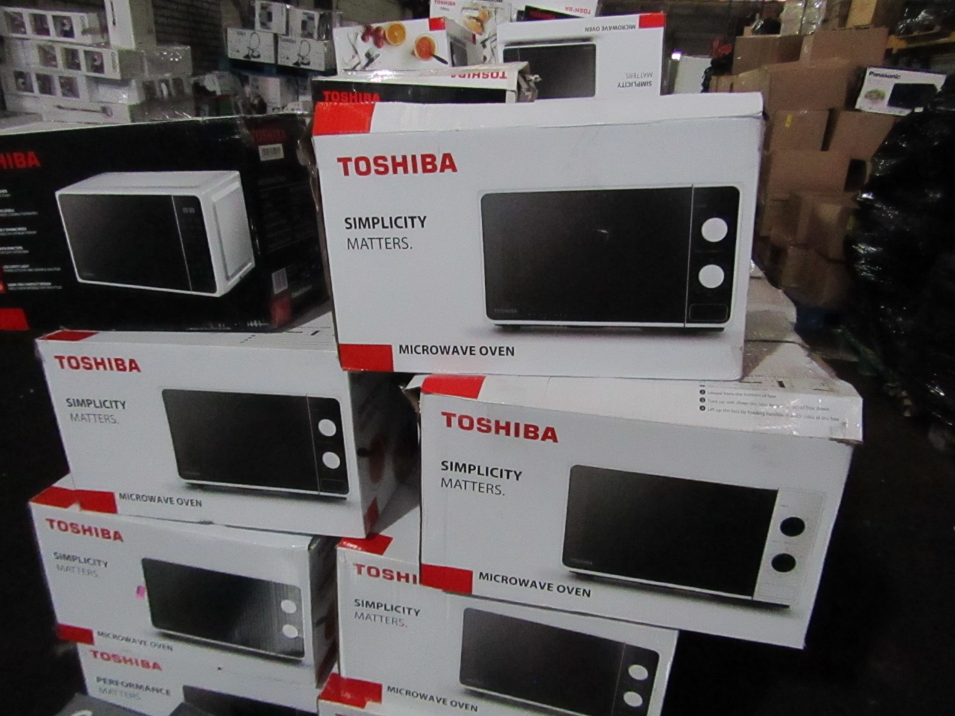 | 5X | TOSHIBA MICROWAVE OVEN | UNCHECKED | NO ONLINE RESALE | RRP ?70 | TOTAL LOT RRP ?350 | LOAD